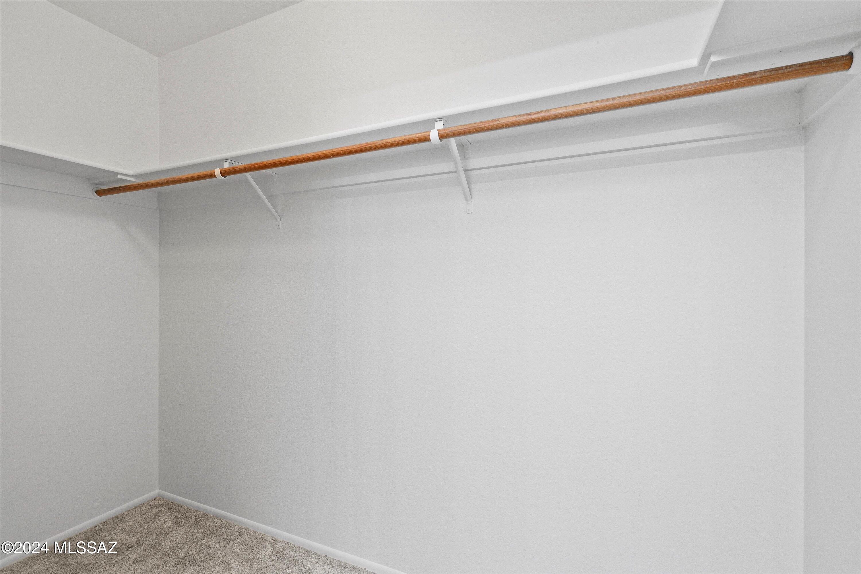 549 N Oak Hills Place