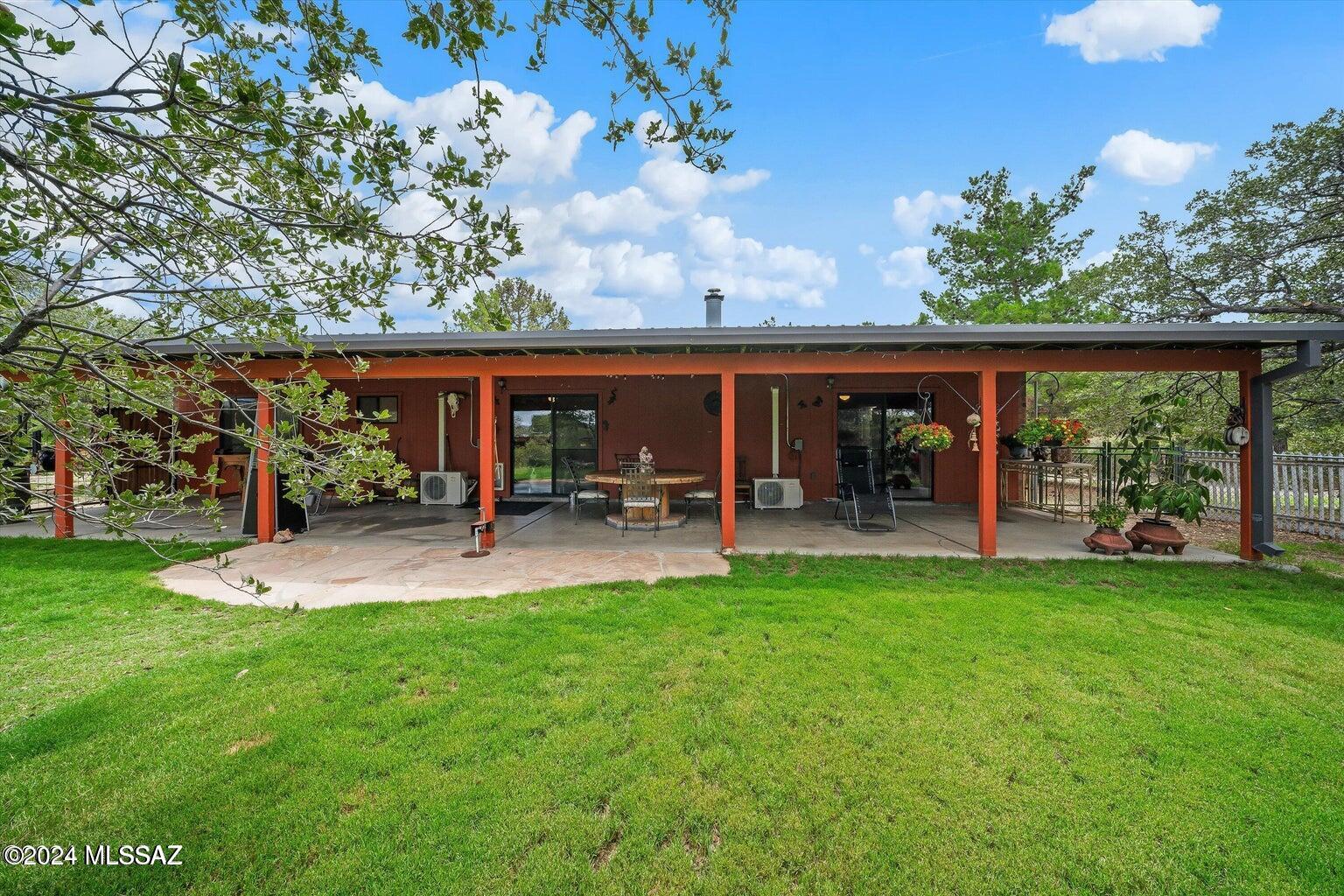 549 N Oak Hills Place