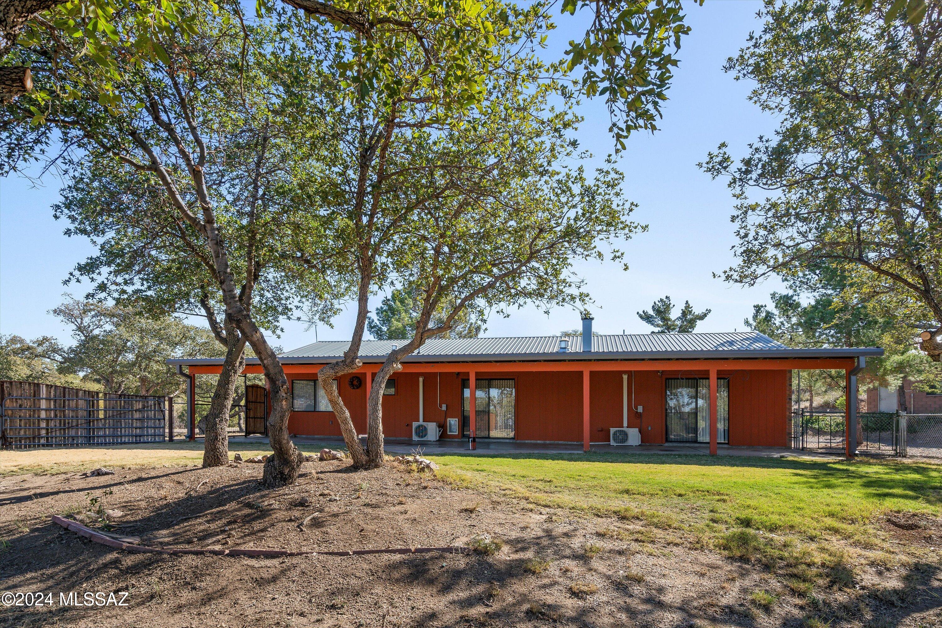 549 N Oak Hills Place