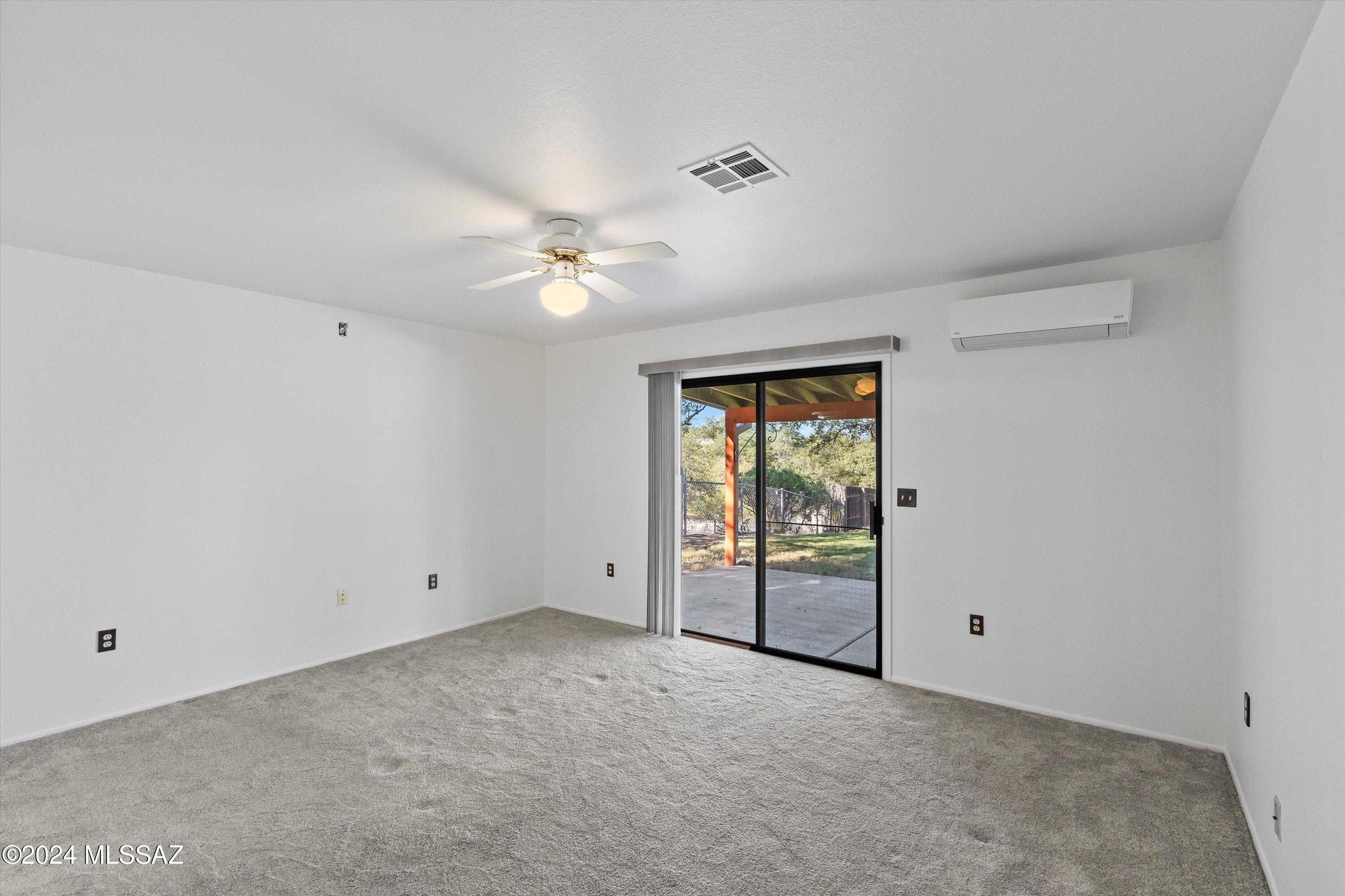 549 N Oak Hills Place