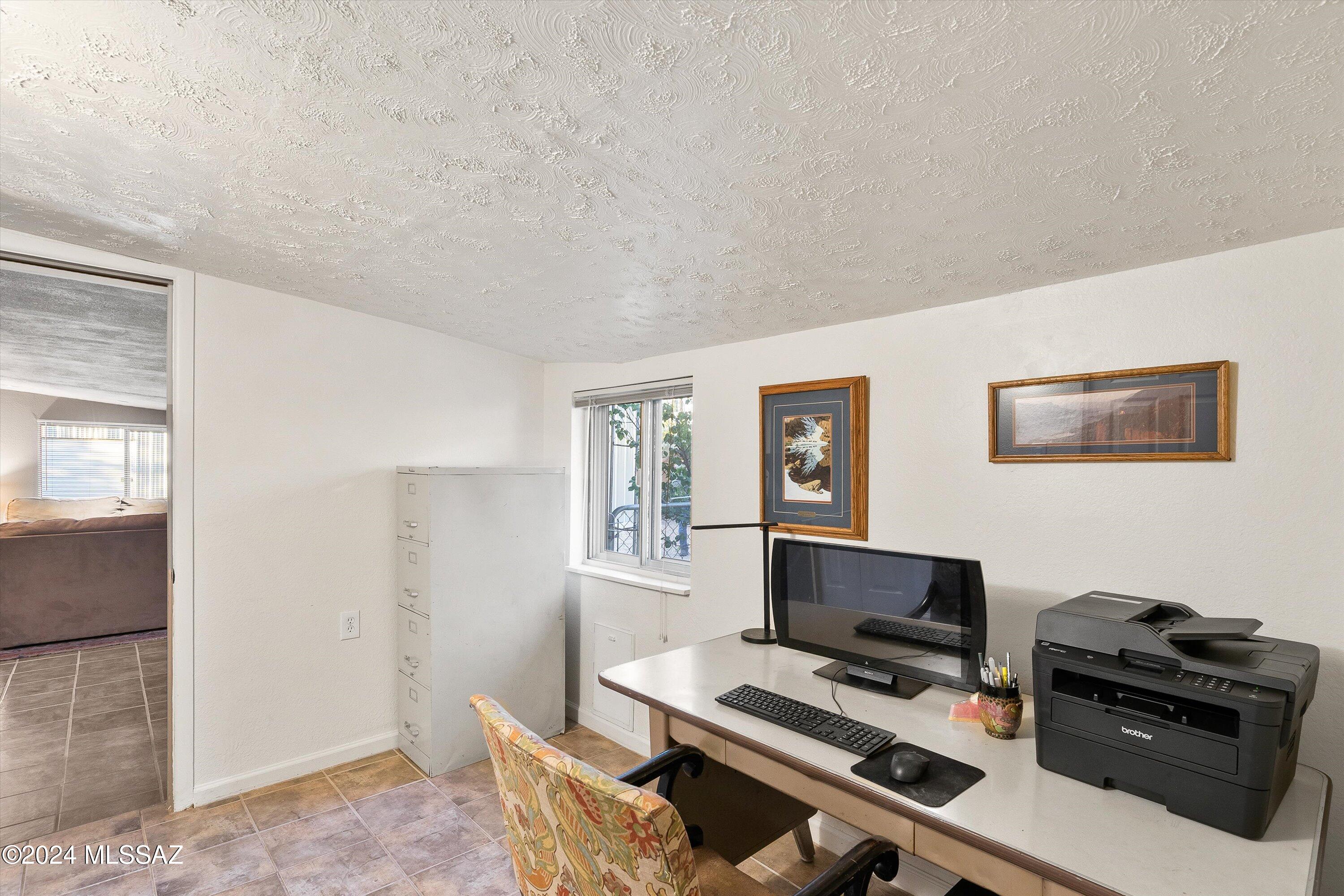 480 N Robles Place W