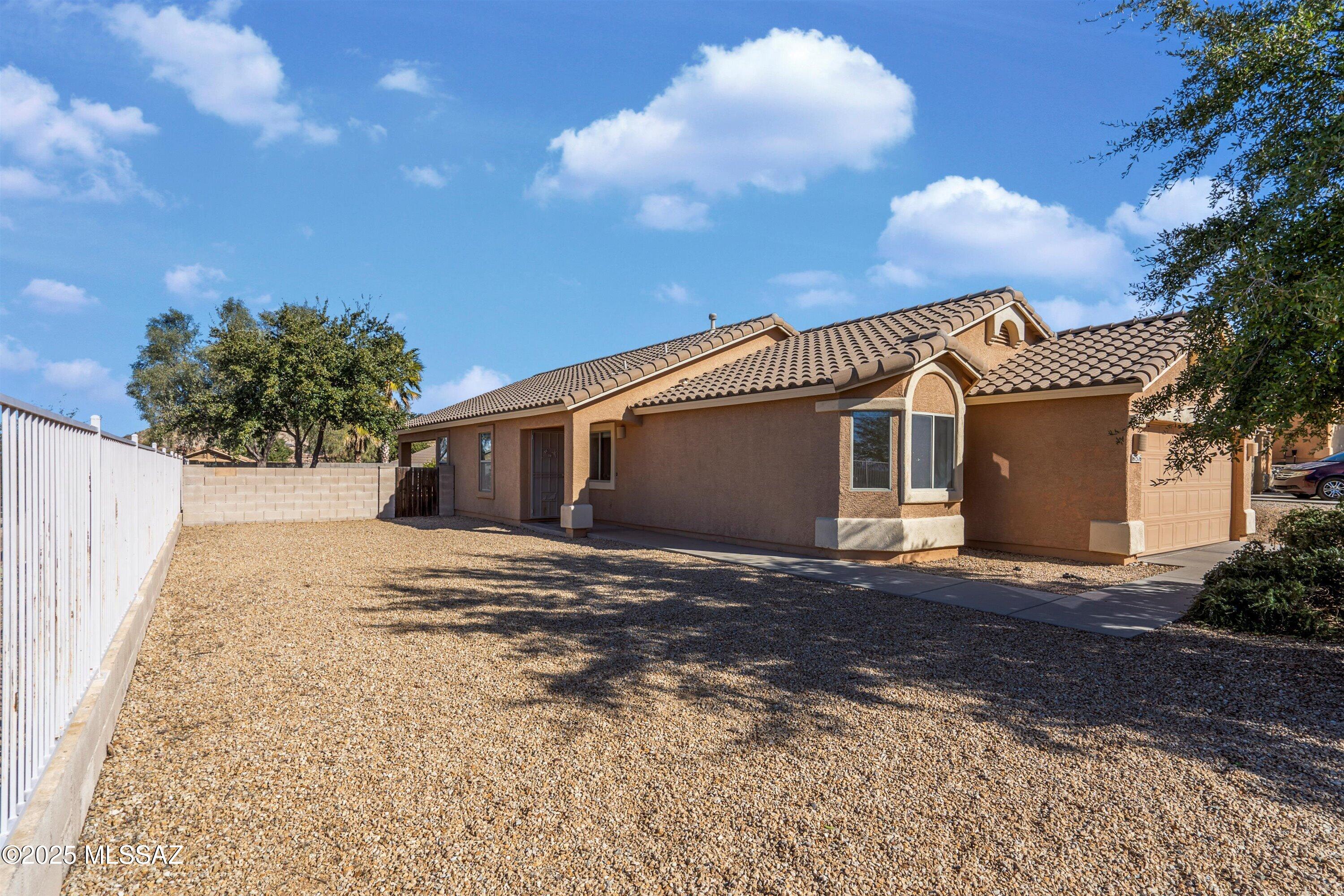60316 E Old Spur Place
