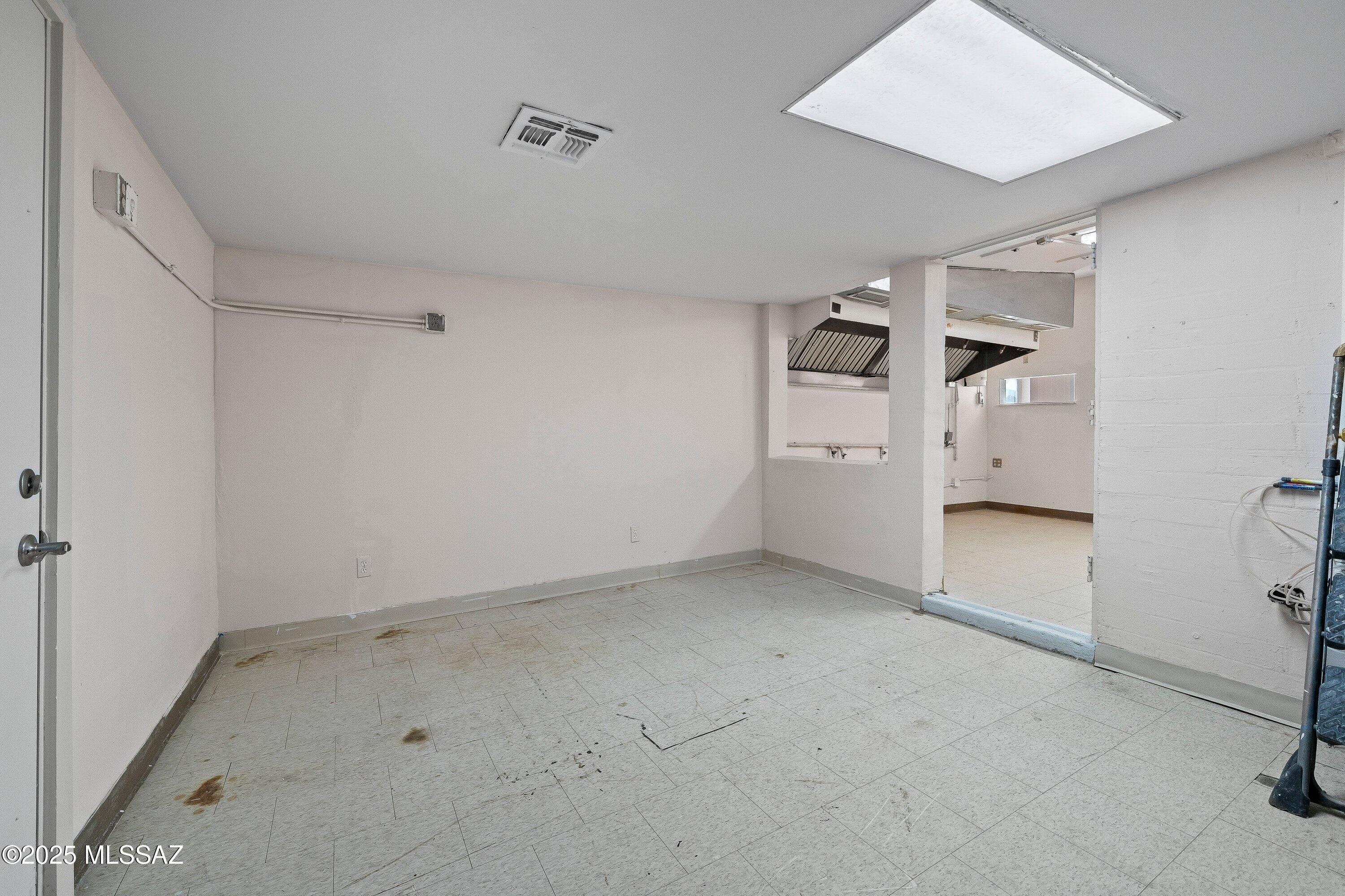329 S Ave A
