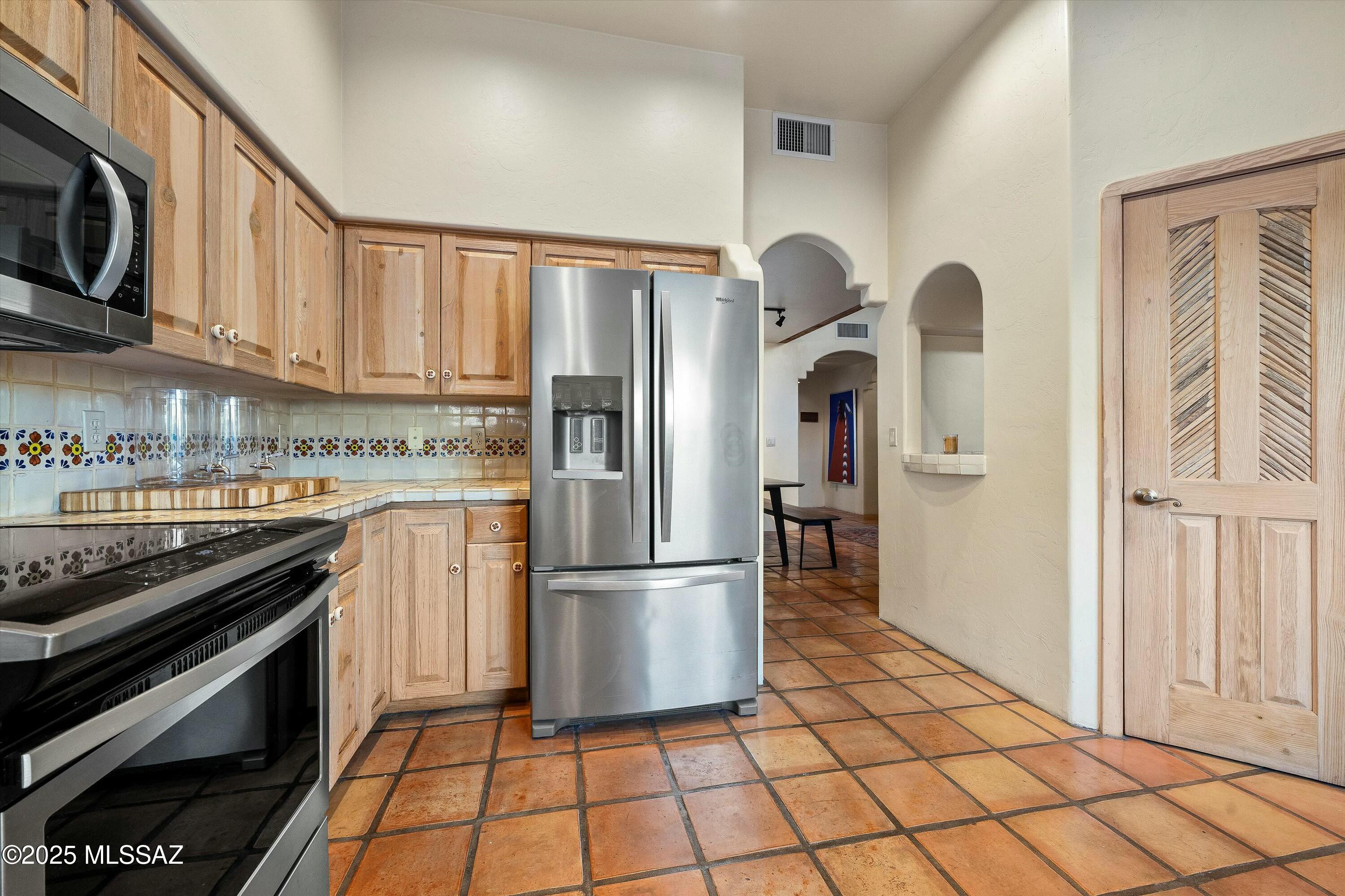 9868 N Ridge Shadow Place