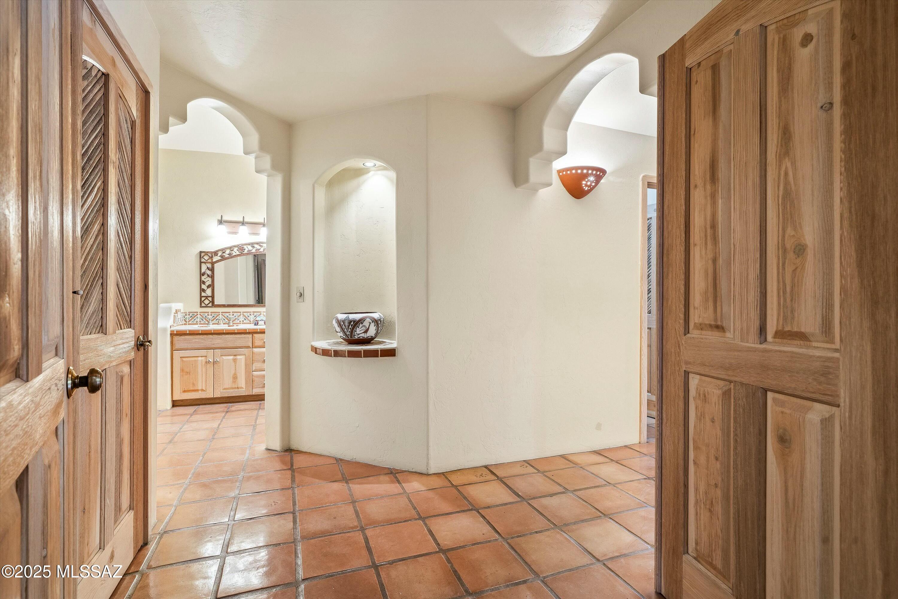 9868 N Ridge Shadow Place