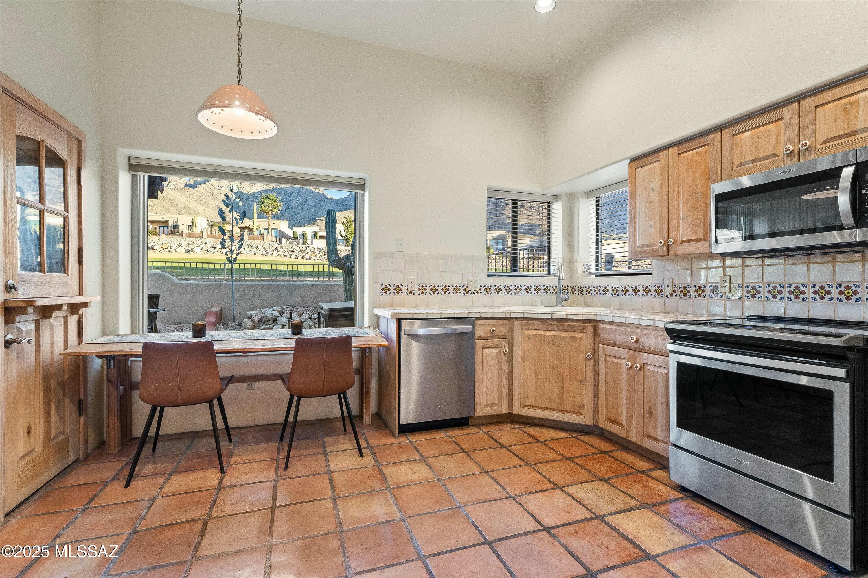 9868 N Ridge Shadow Place