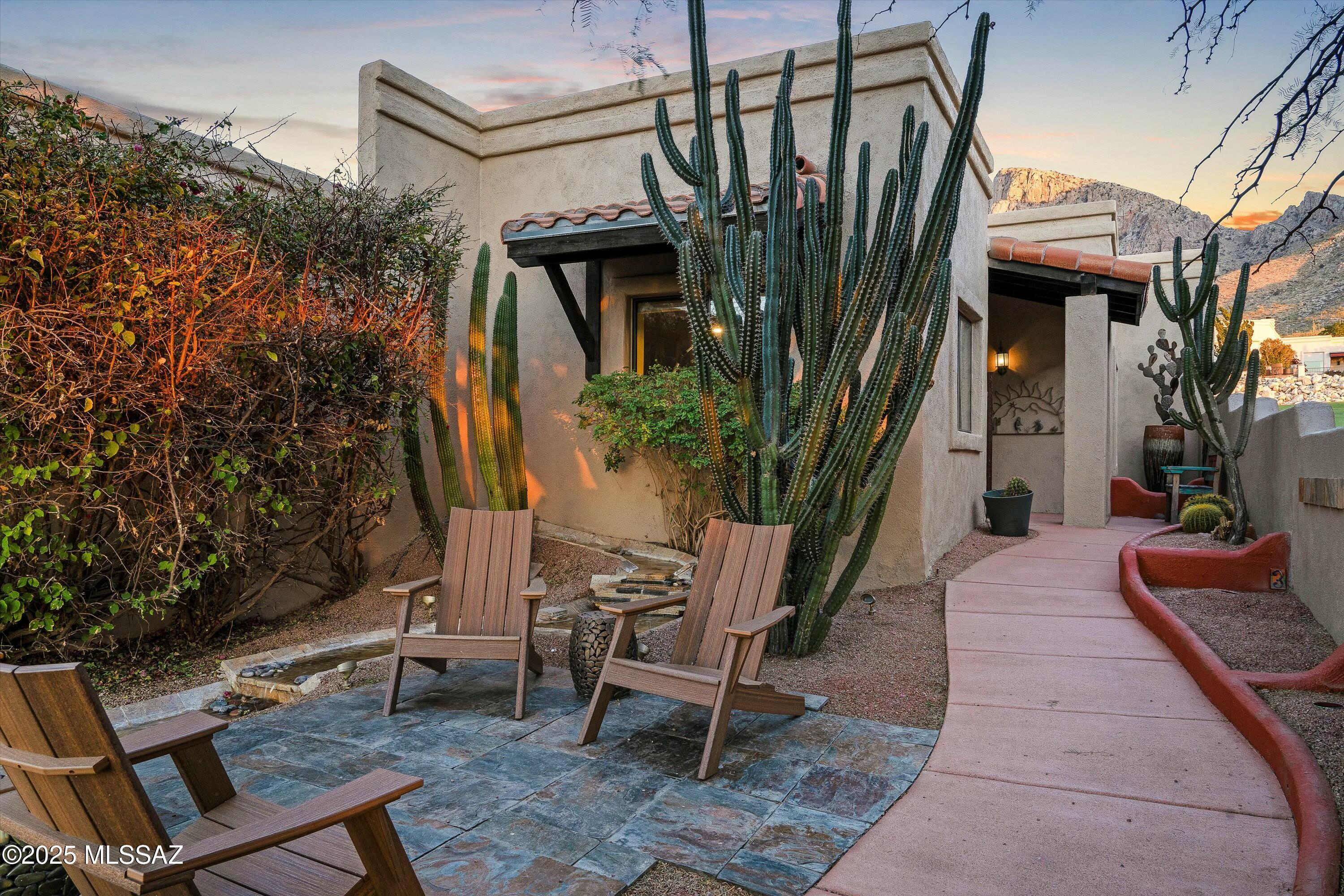 9868 N Ridge Shadow Place