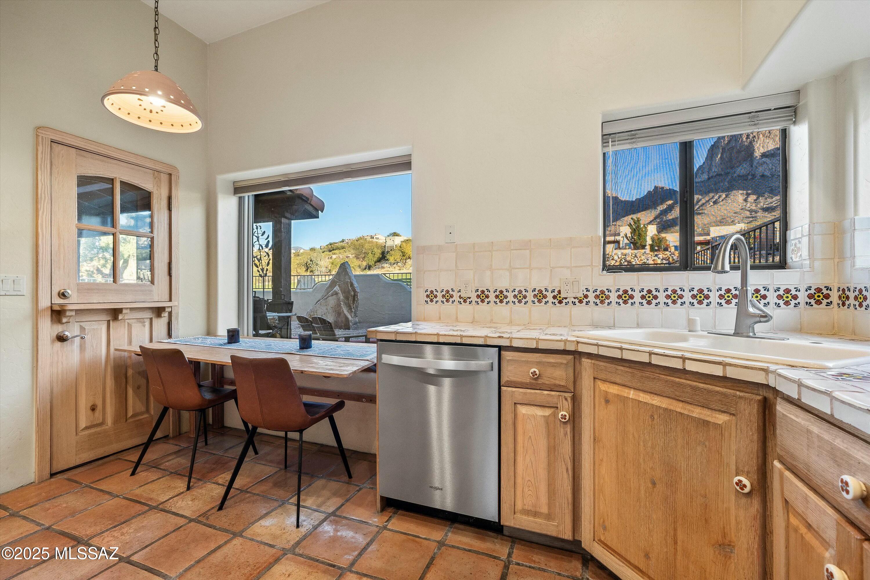 9868 N Ridge Shadow Place