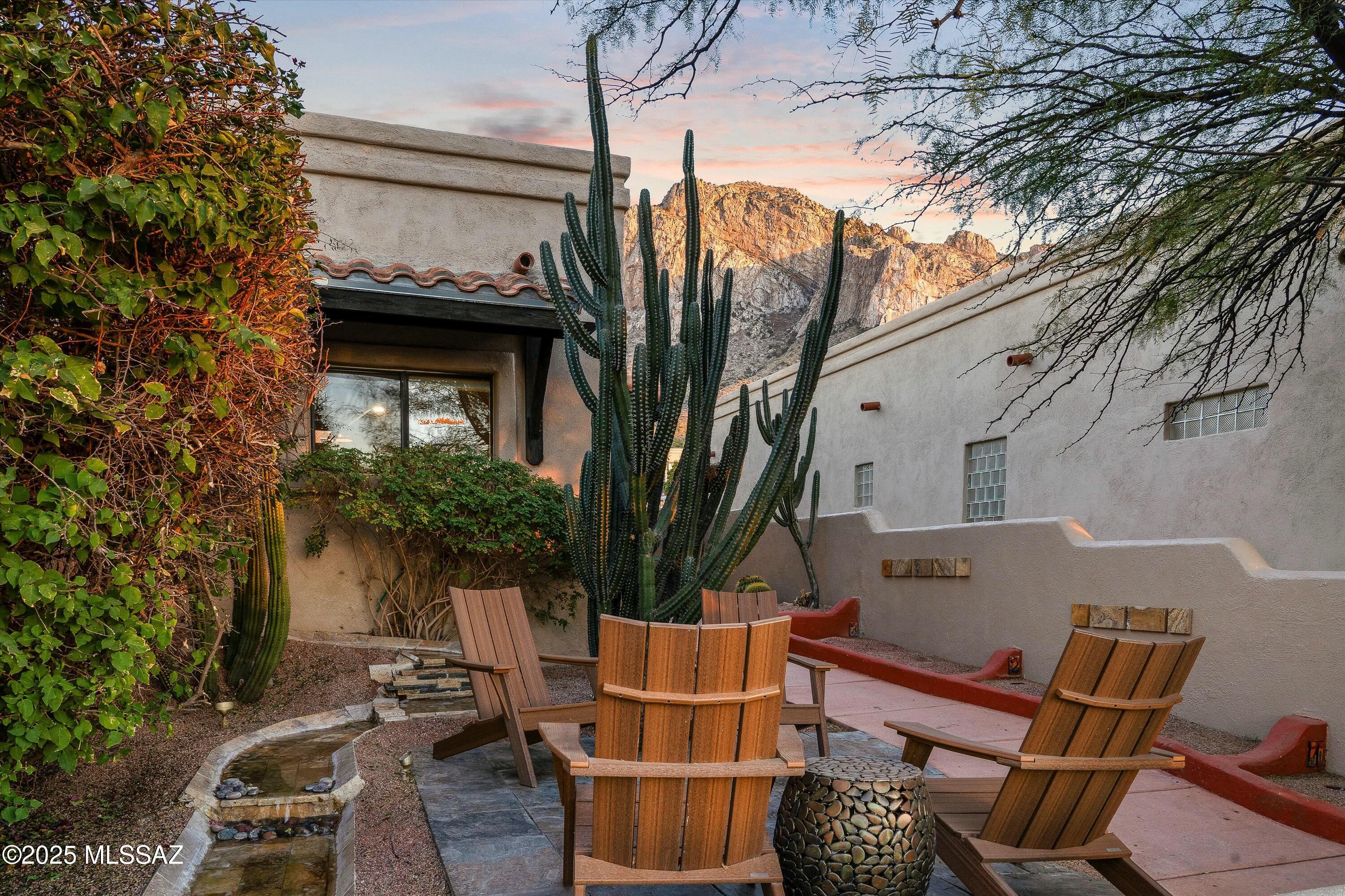 9868 N Ridge Shadow Place