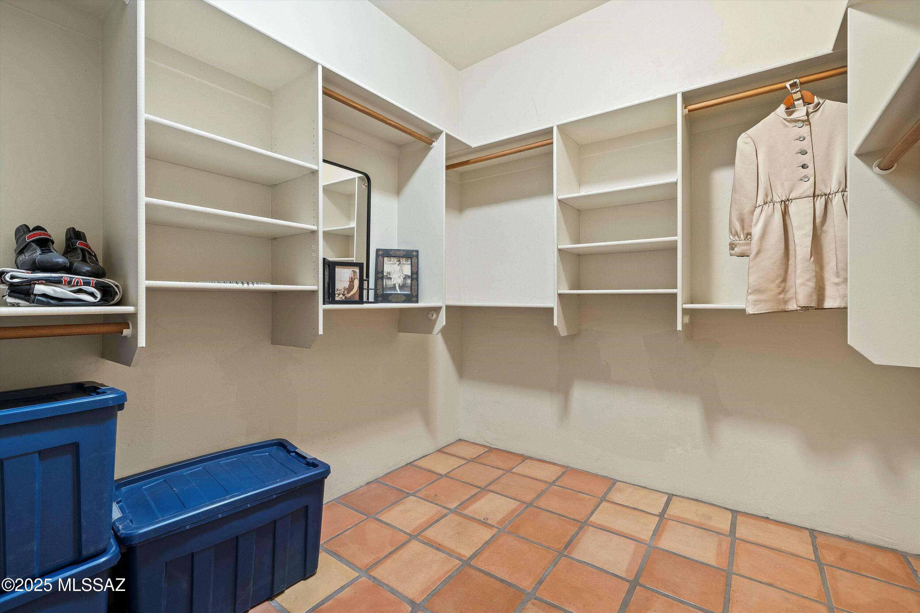 9868 N Ridge Shadow Place