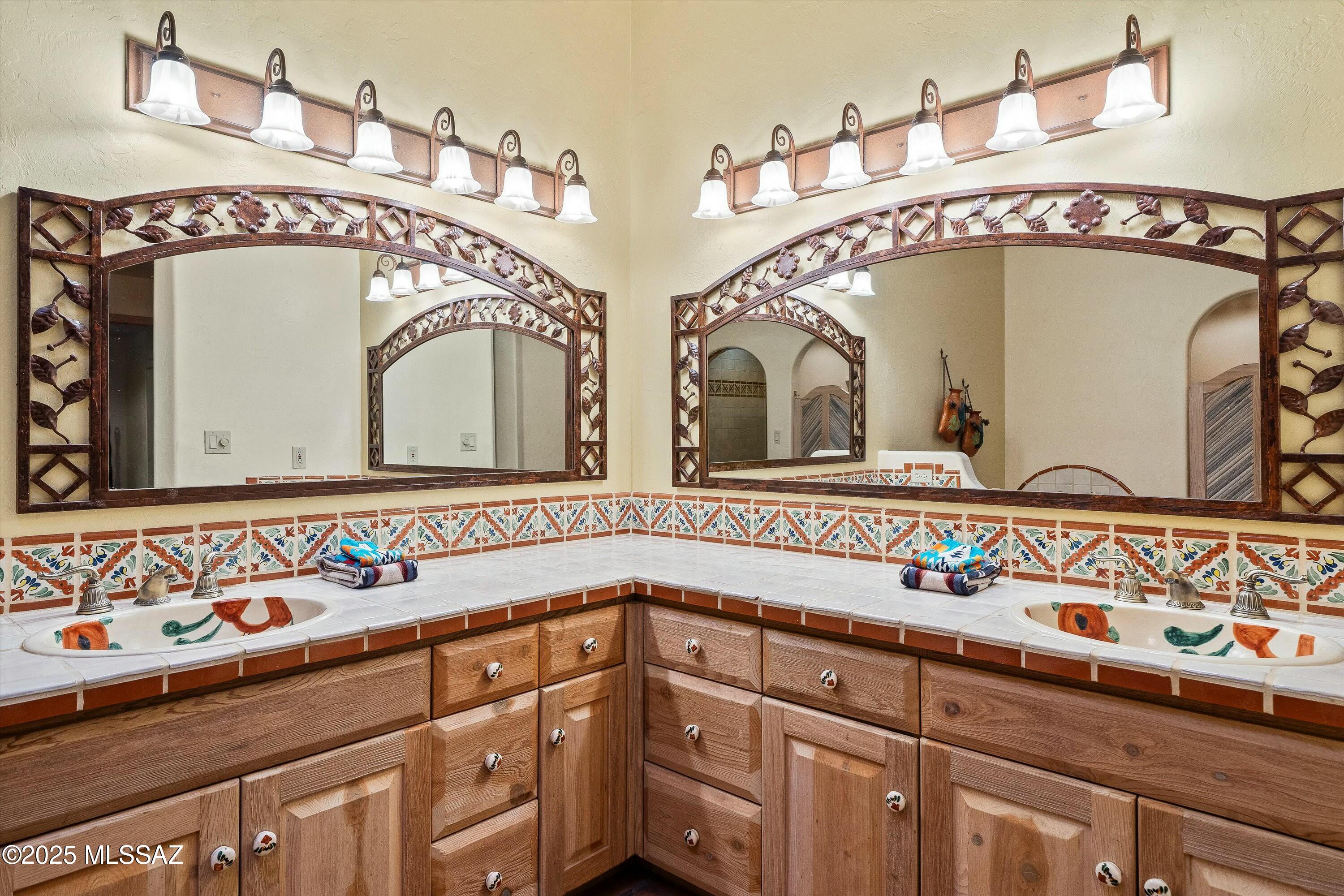 9868 N Ridge Shadow Place