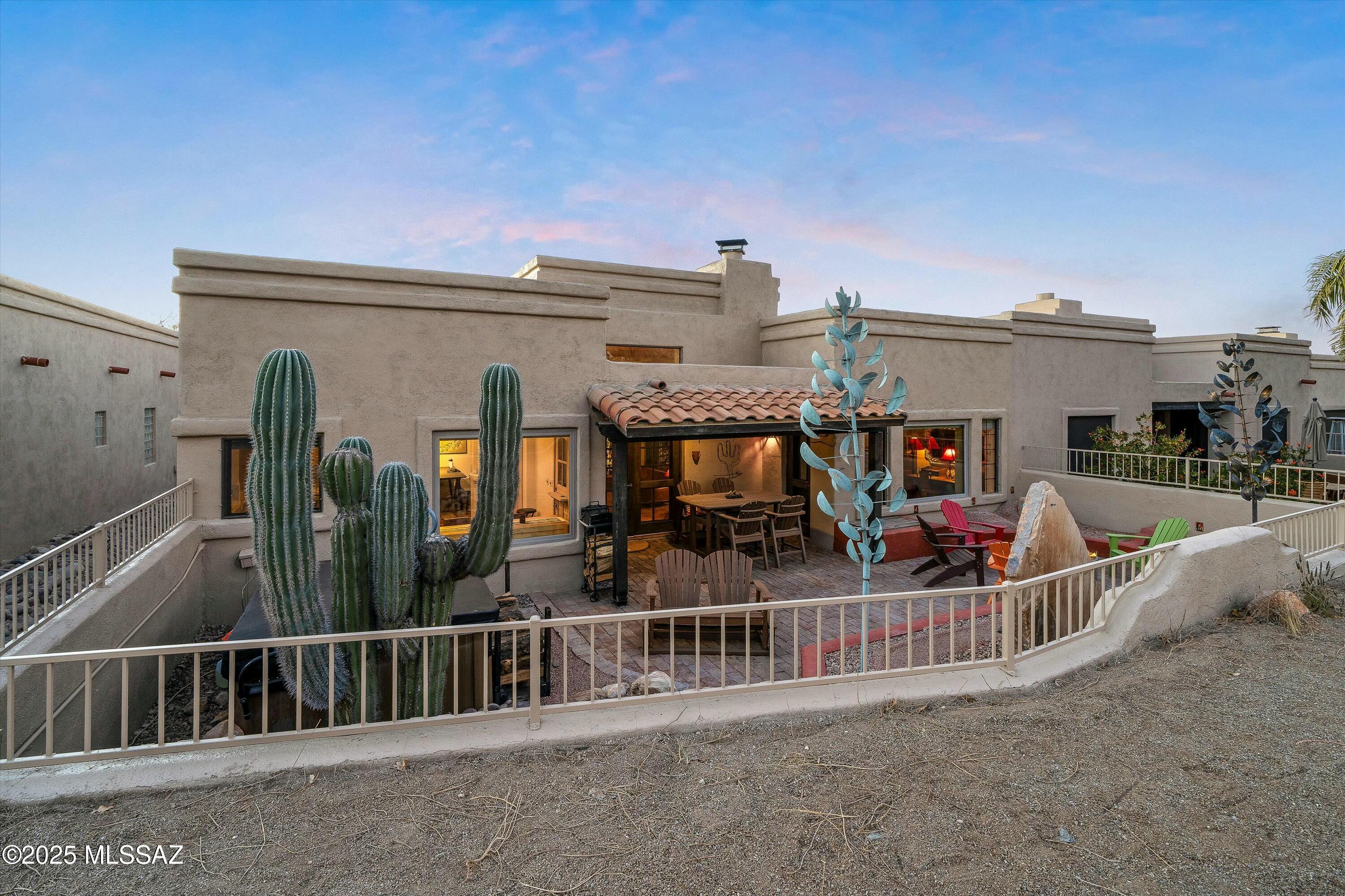 9868 N Ridge Shadow Place