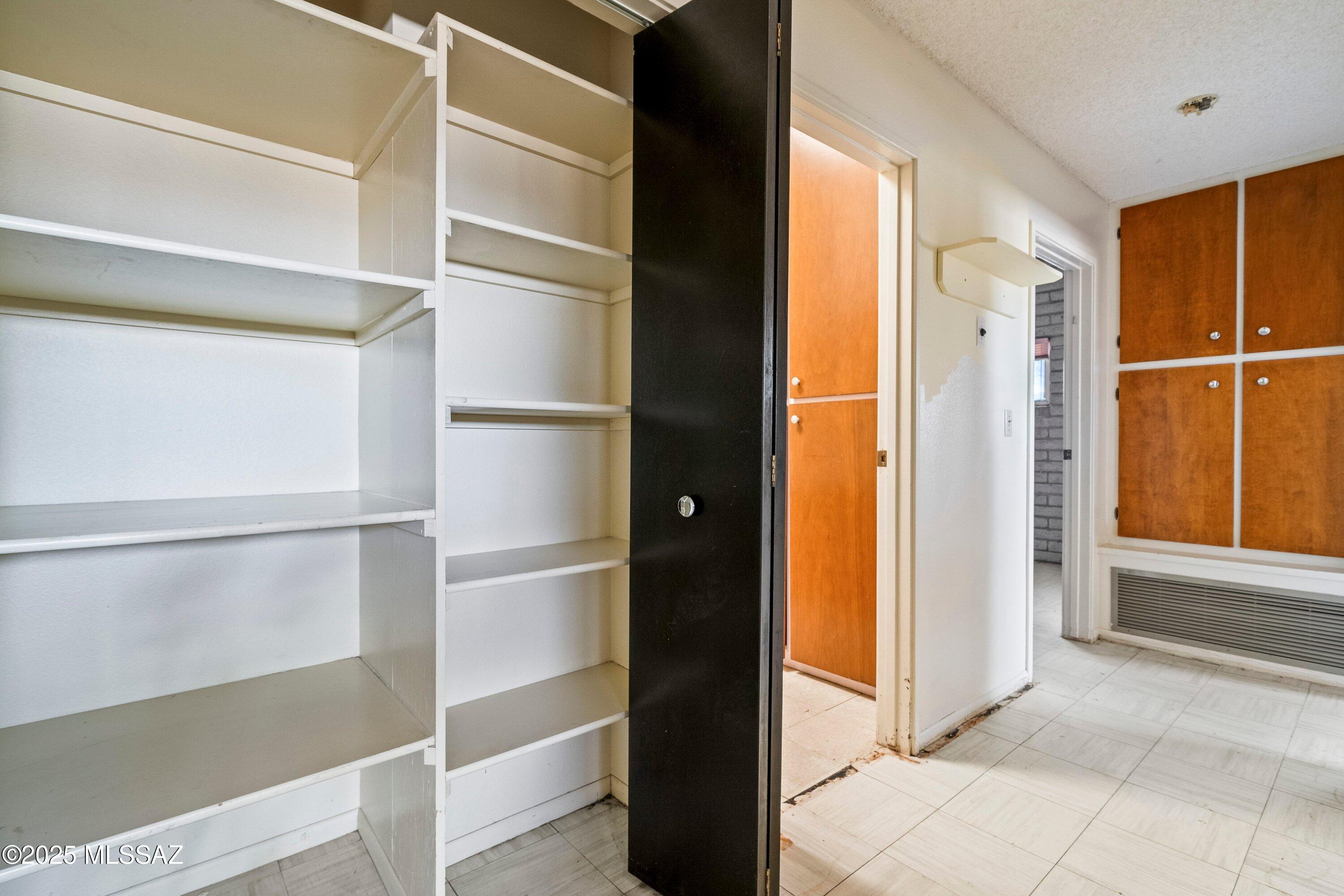 102 E Avenue H