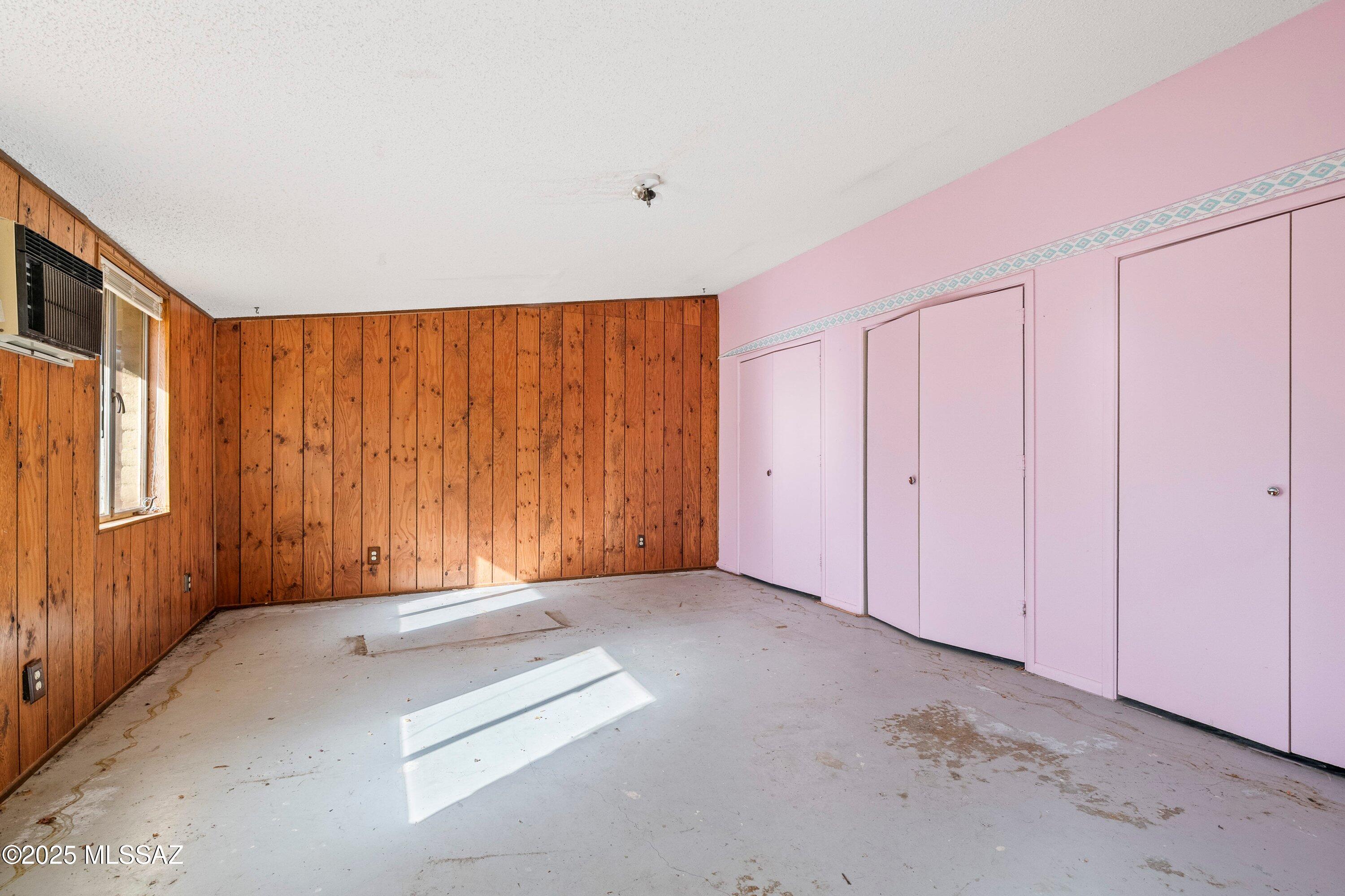 102 E Avenue H