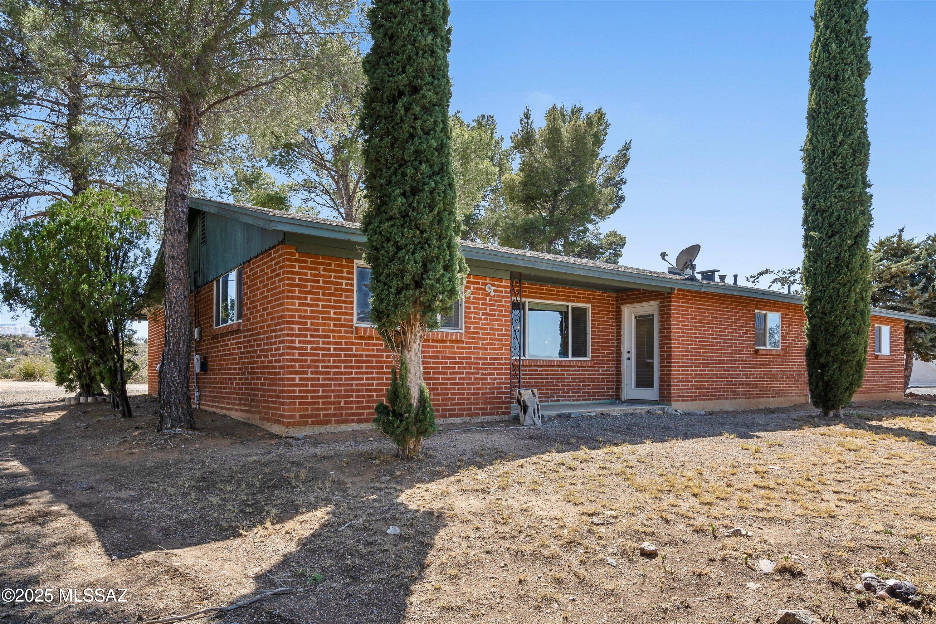 570 N Las Flores Drive