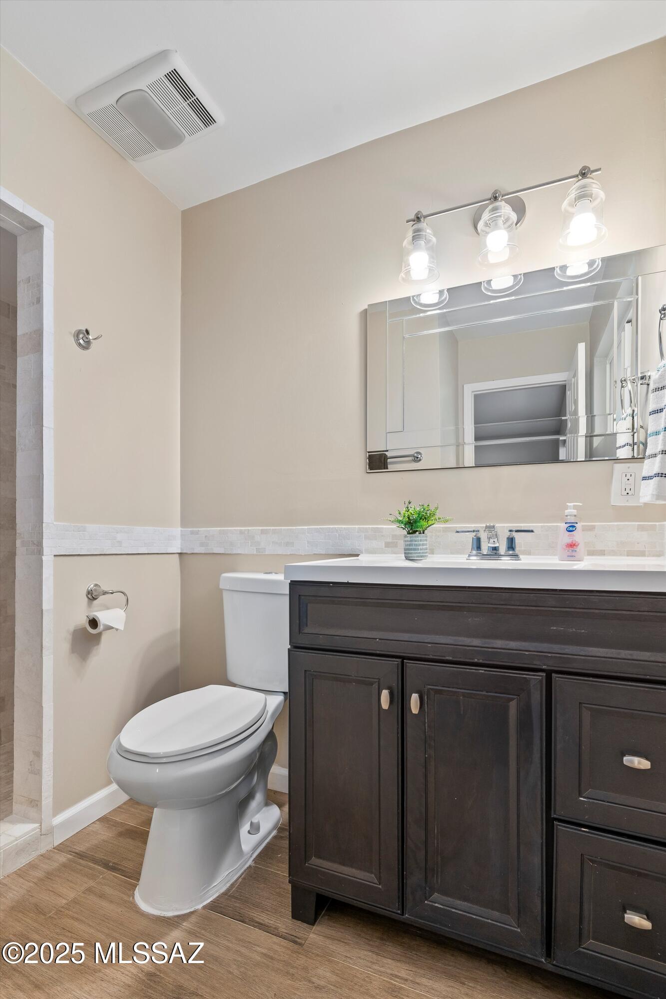 570 N Las Flores Drive