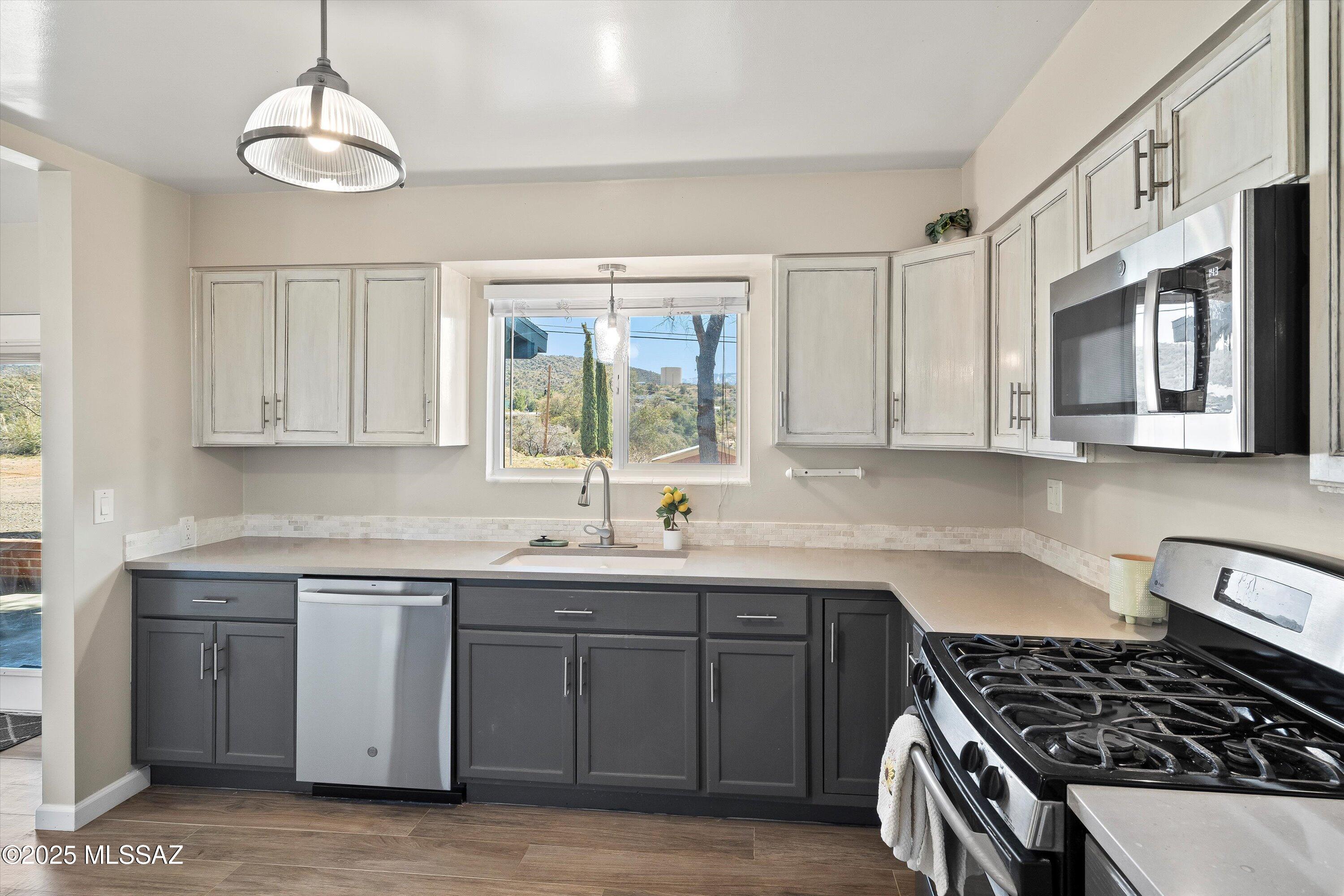 570 N Las Flores Drive