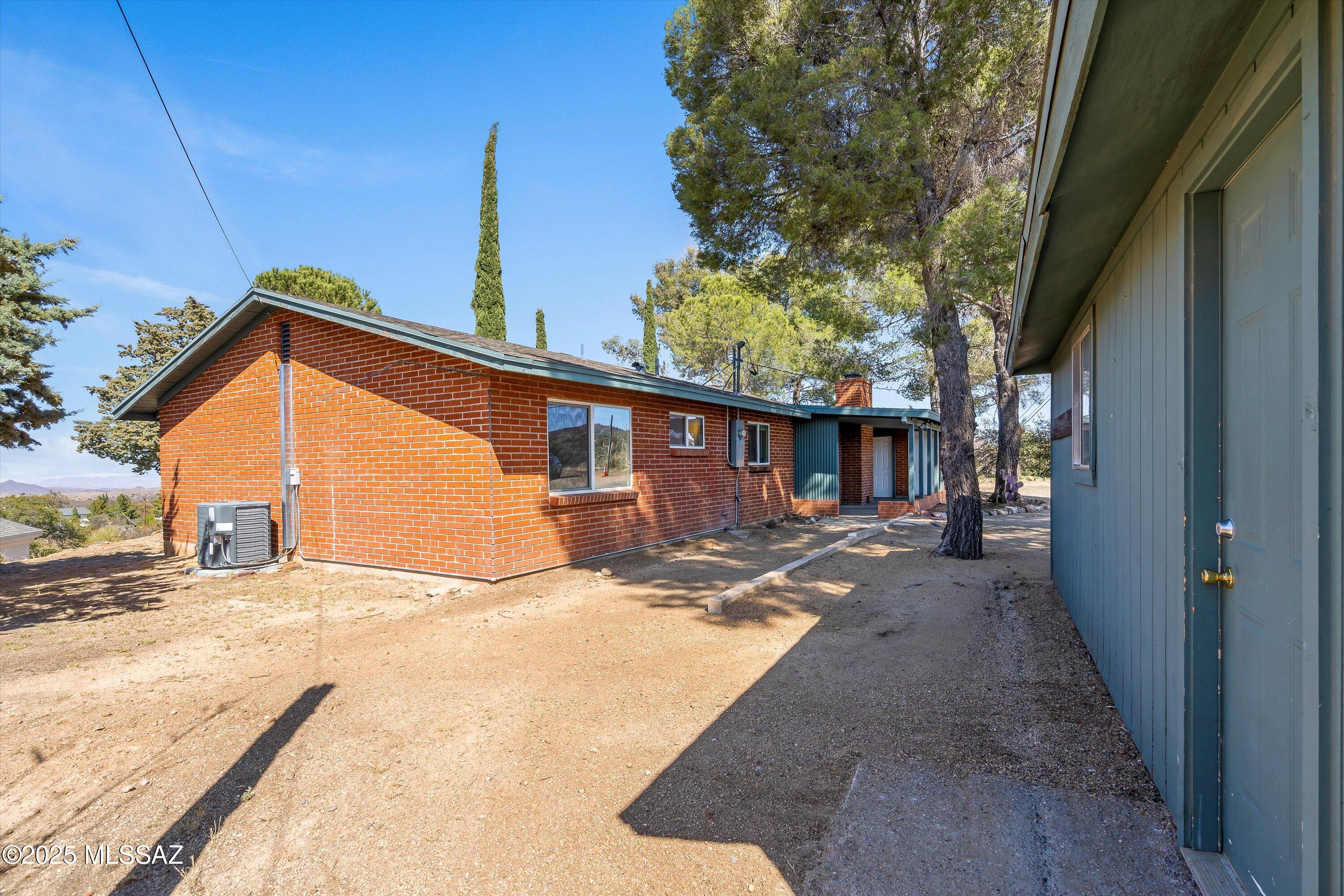 570 N Las Flores Drive