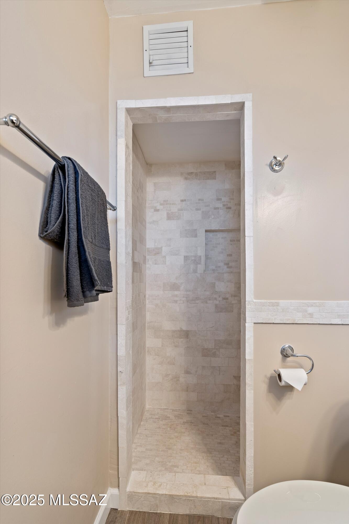 570 N Las Flores Drive