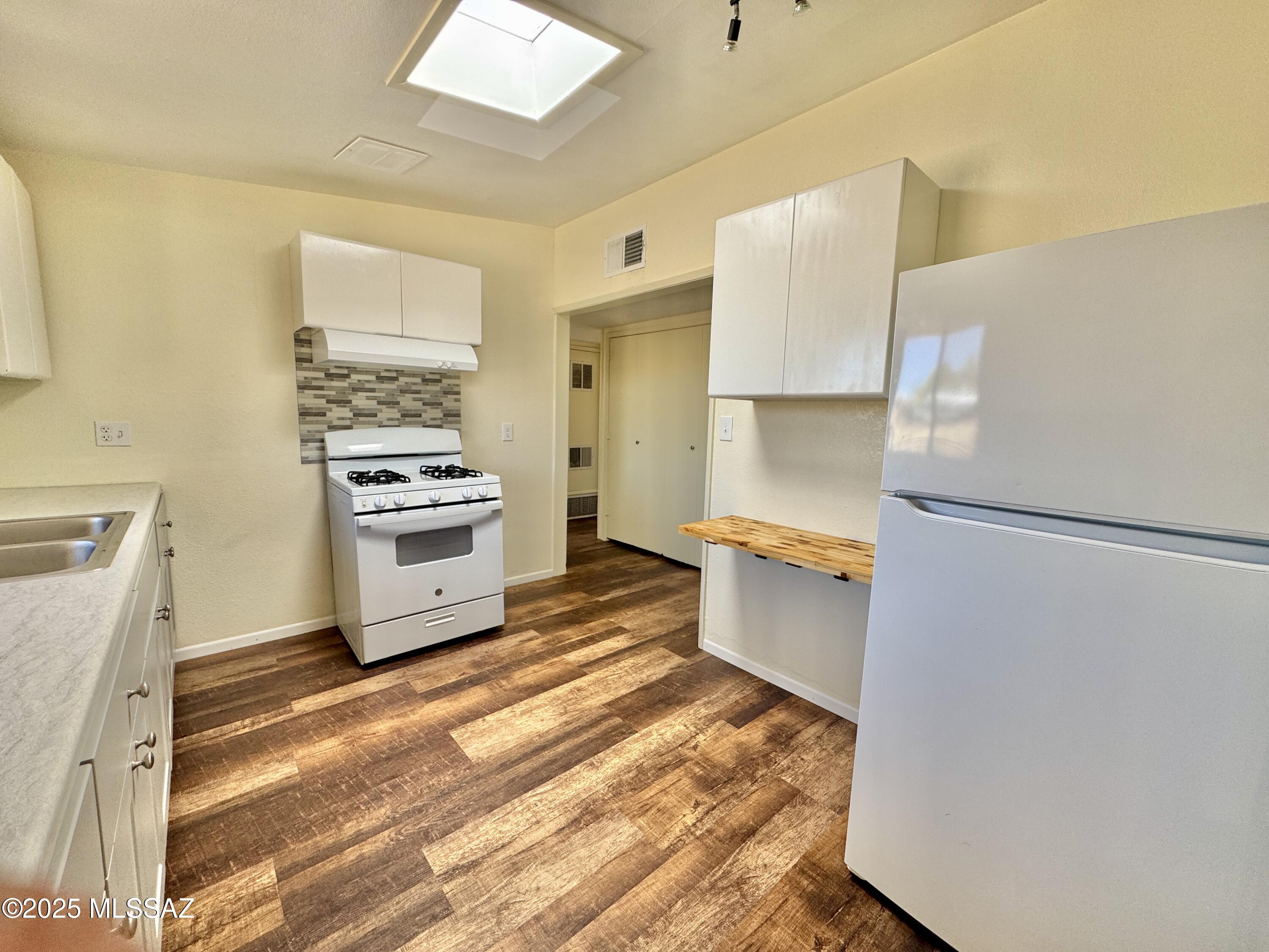 216 S Ave B