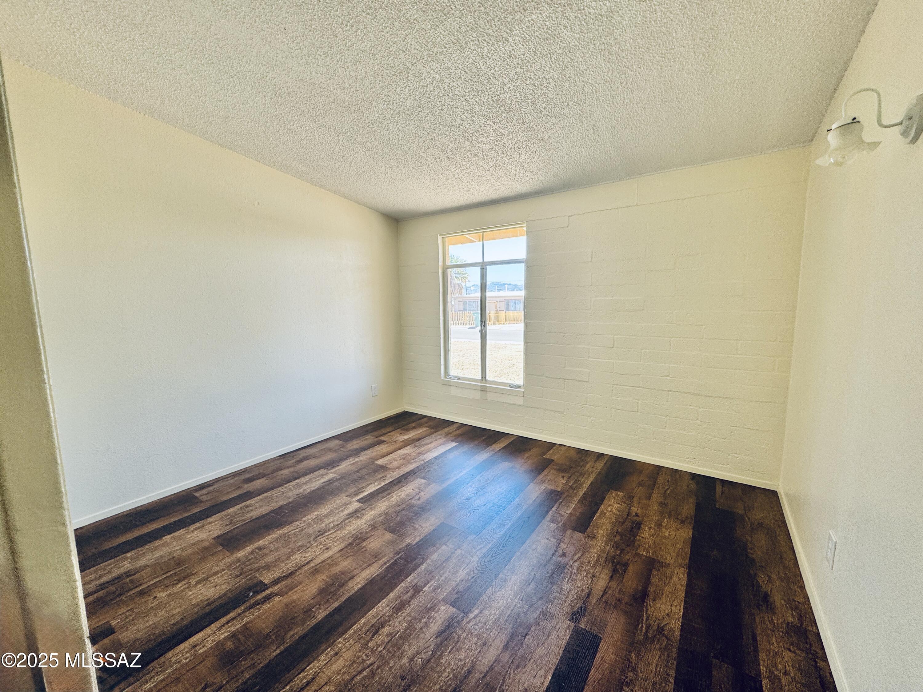216 S Ave B