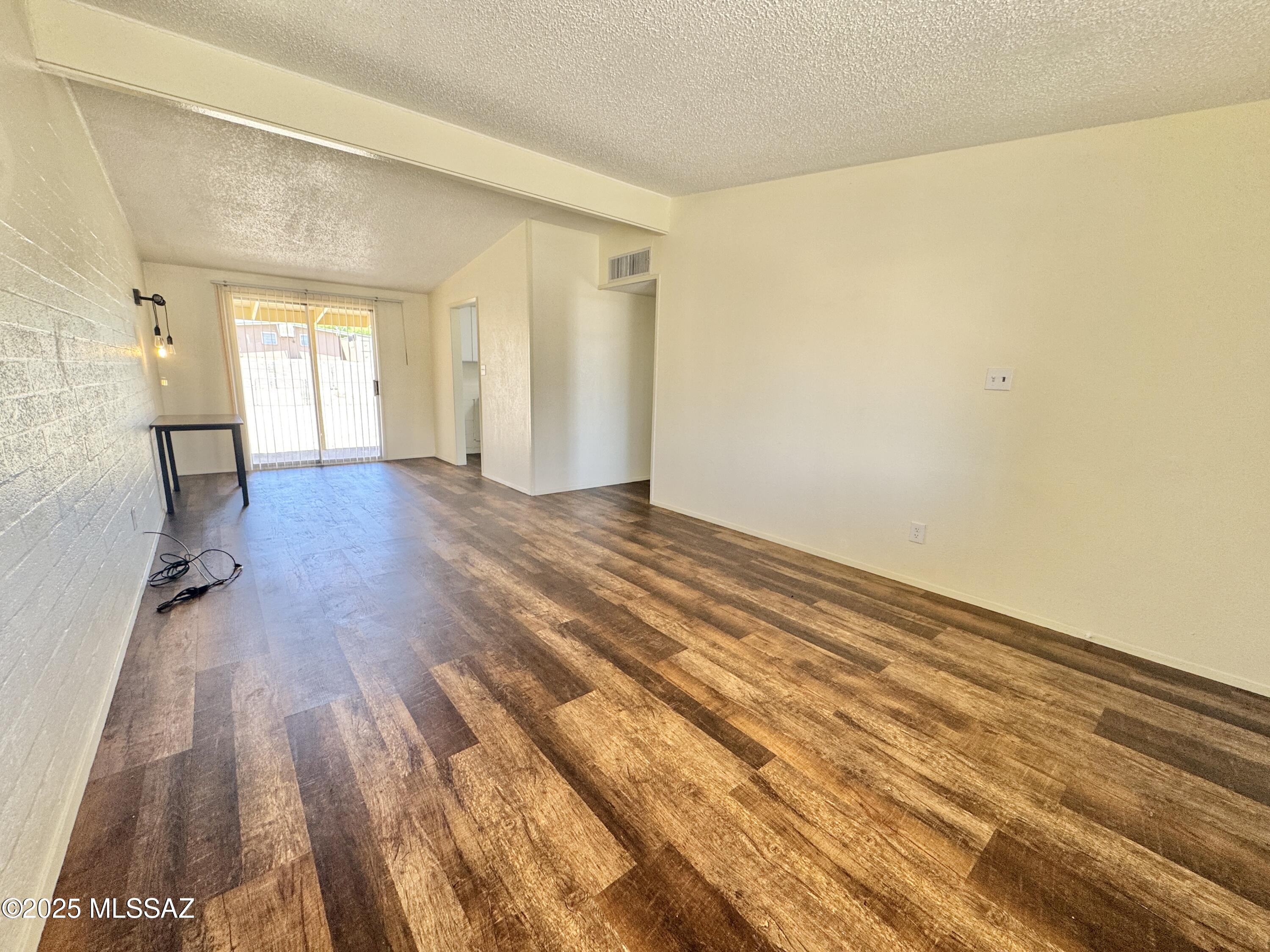 216 S Ave B
