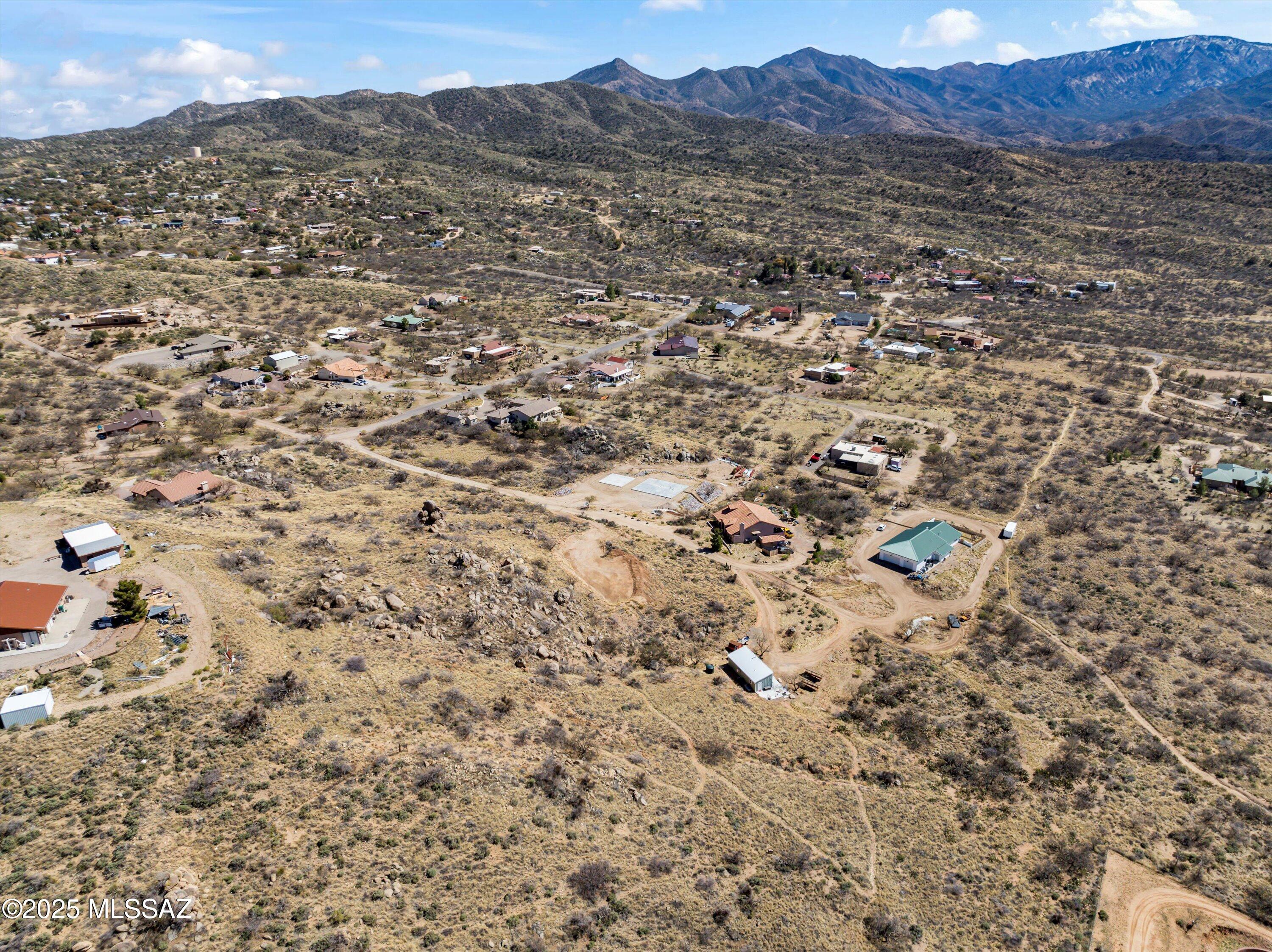 W La Mariposa Street