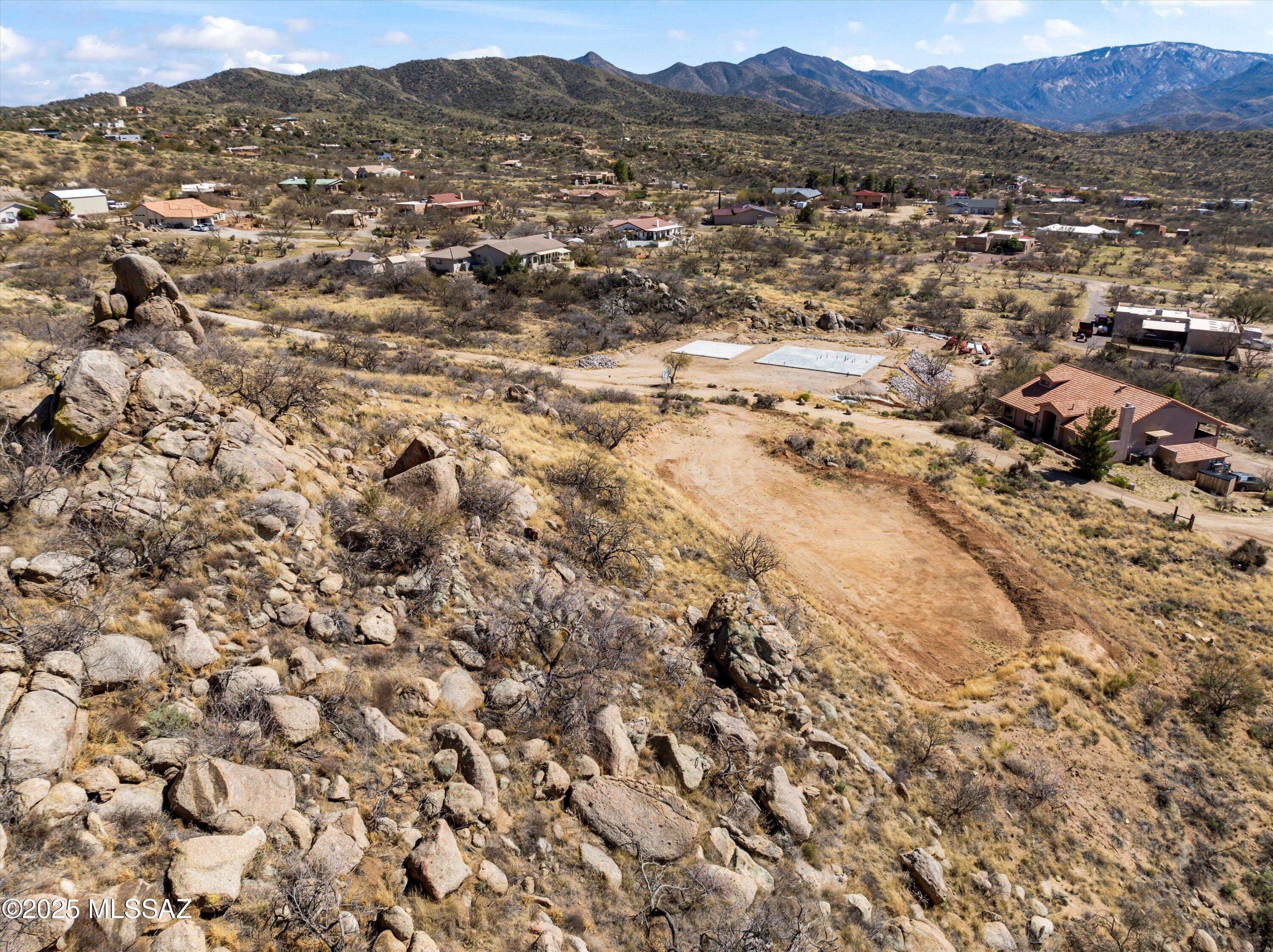 W La Mariposa Street