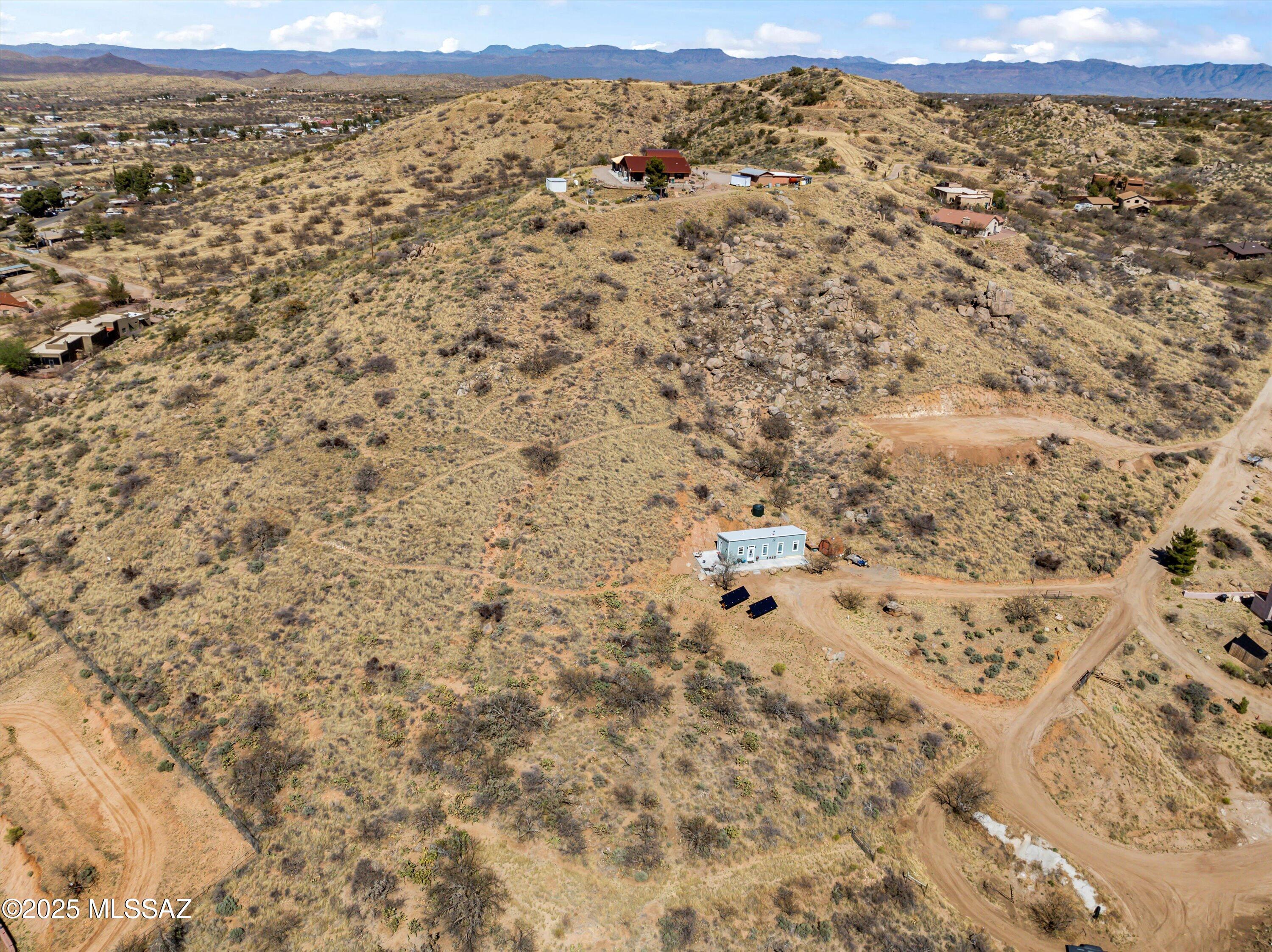 W La Mariposa Street