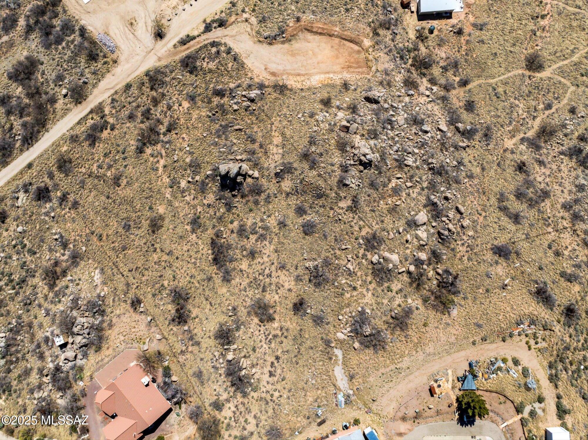 W La Mariposa Street