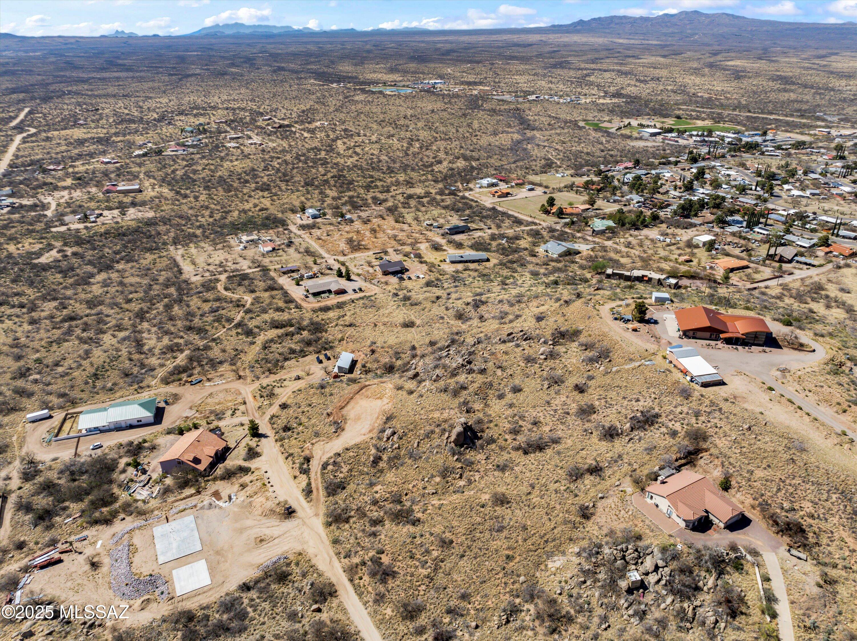 W La Mariposa Street