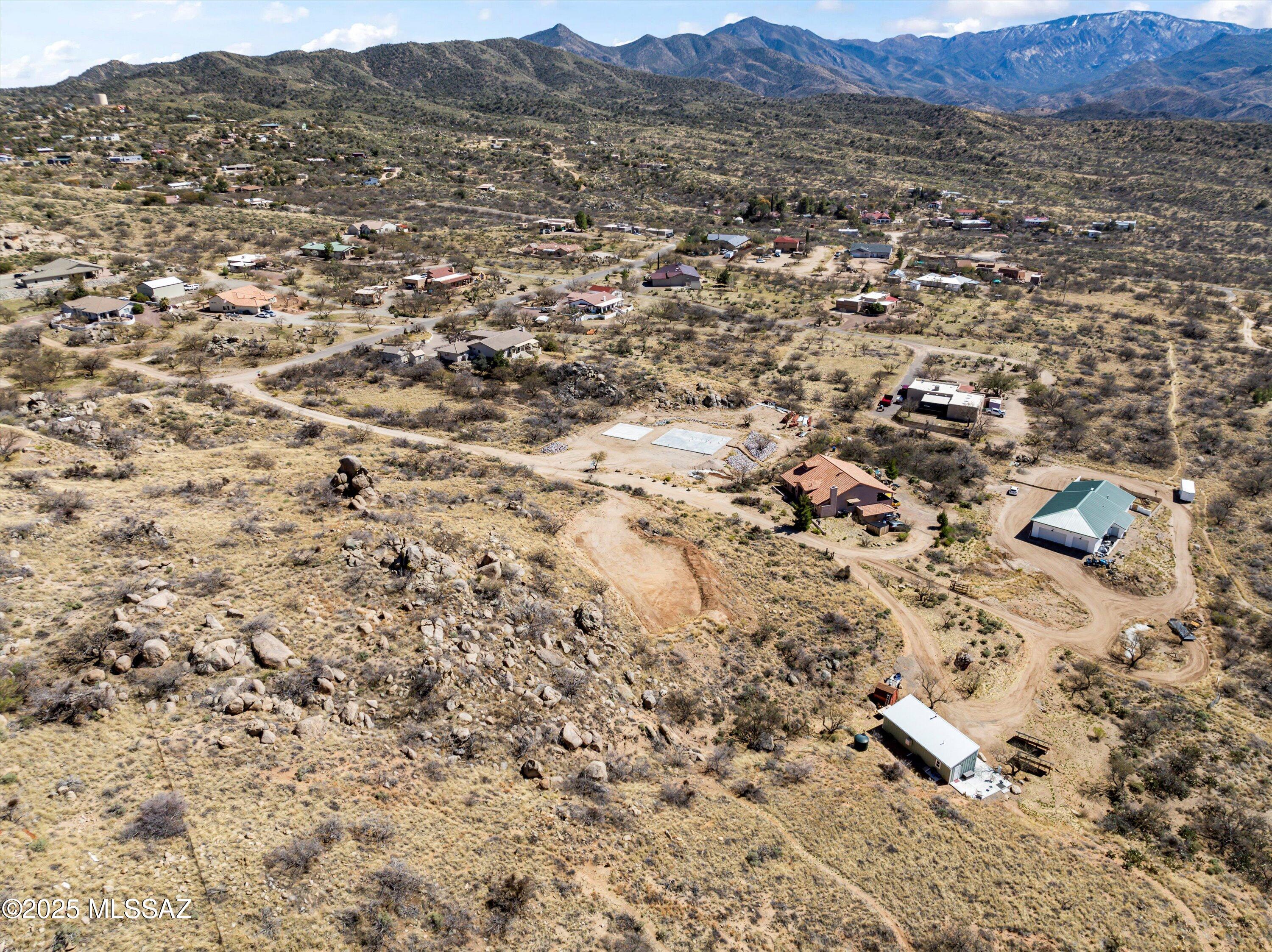 W La Mariposa Street