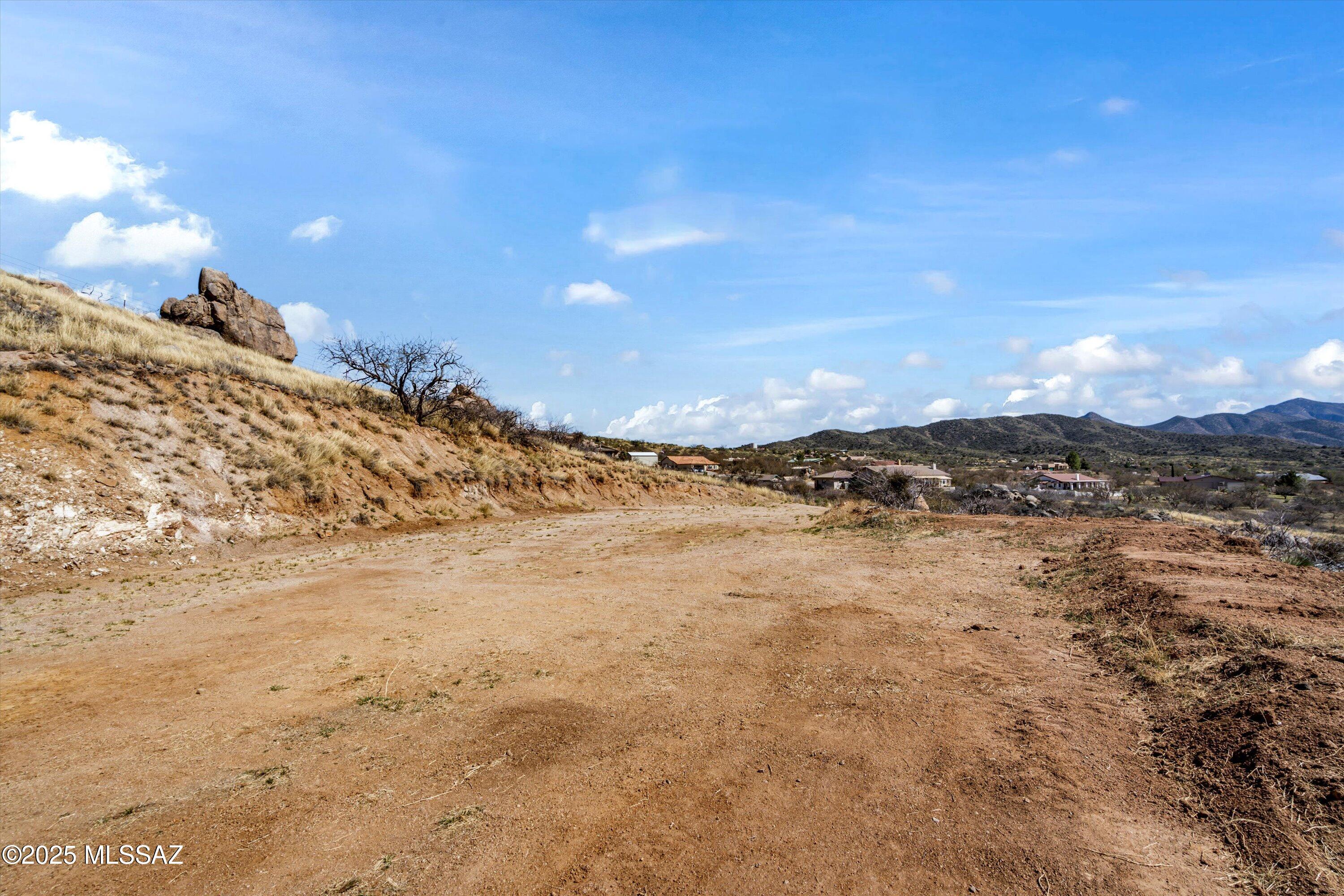 W La Mariposa Street