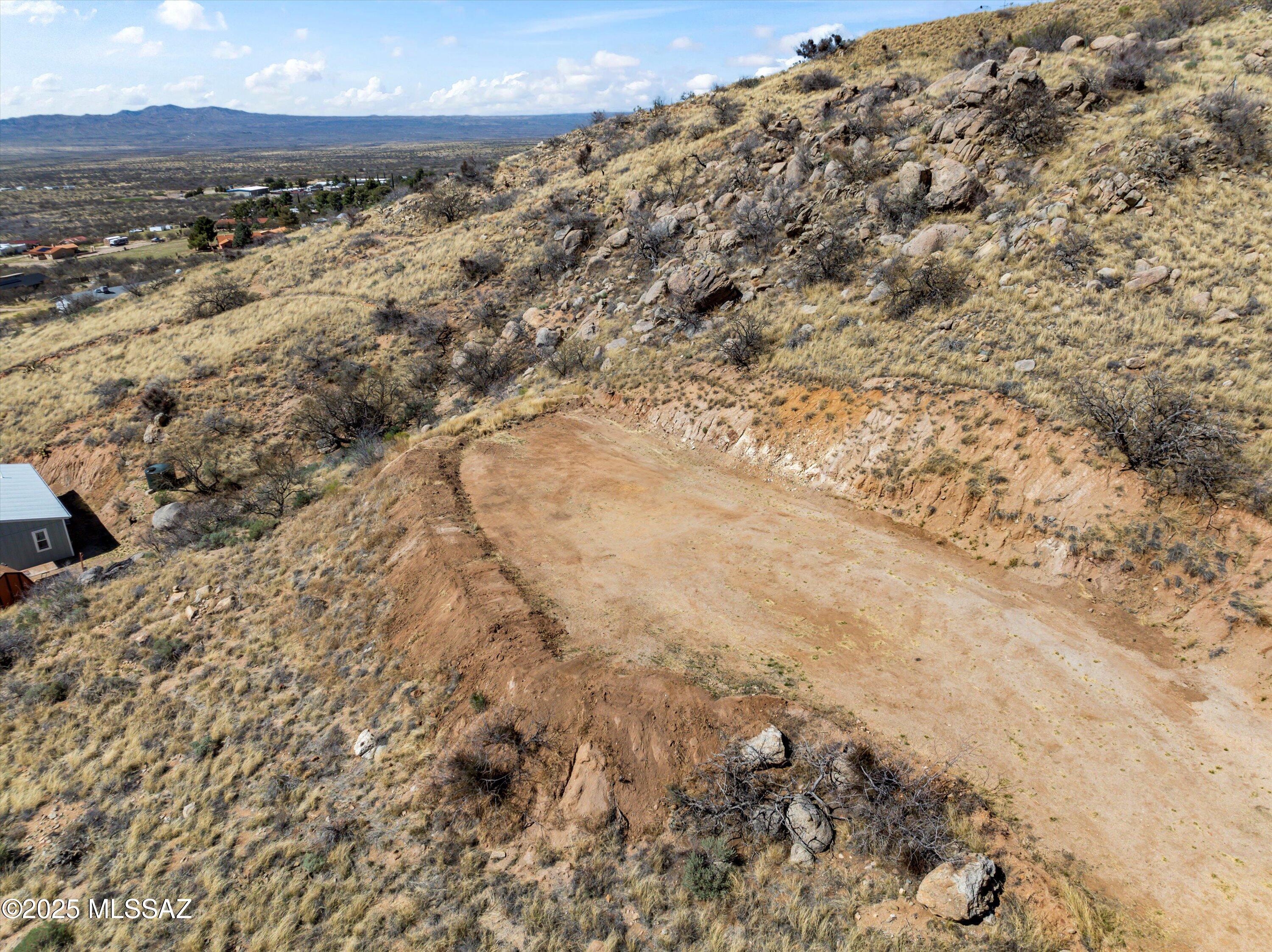 W La Mariposa Street