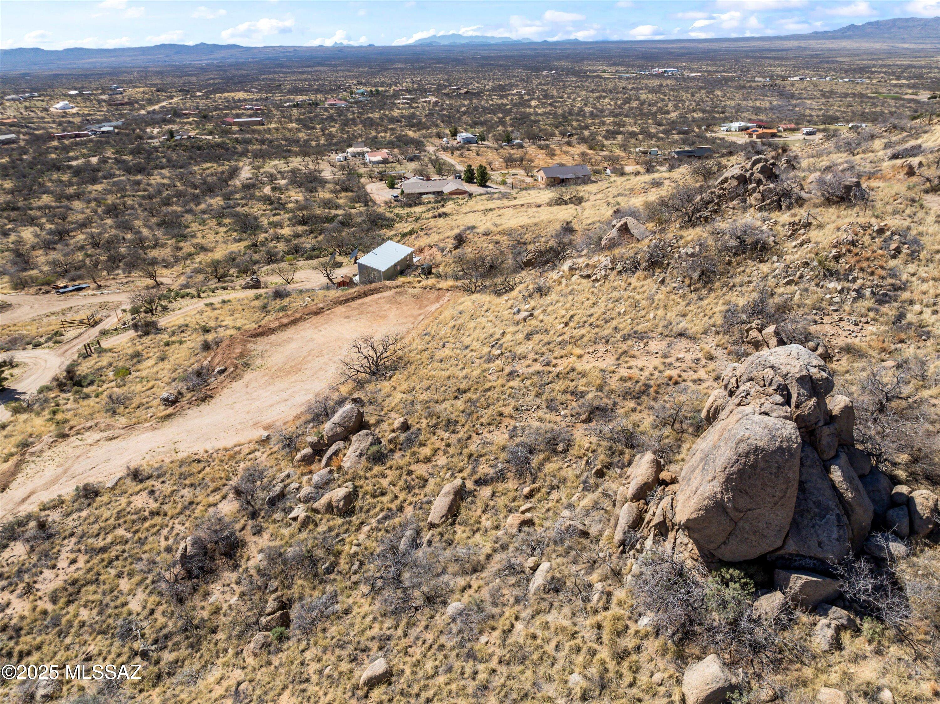 W La Mariposa Street