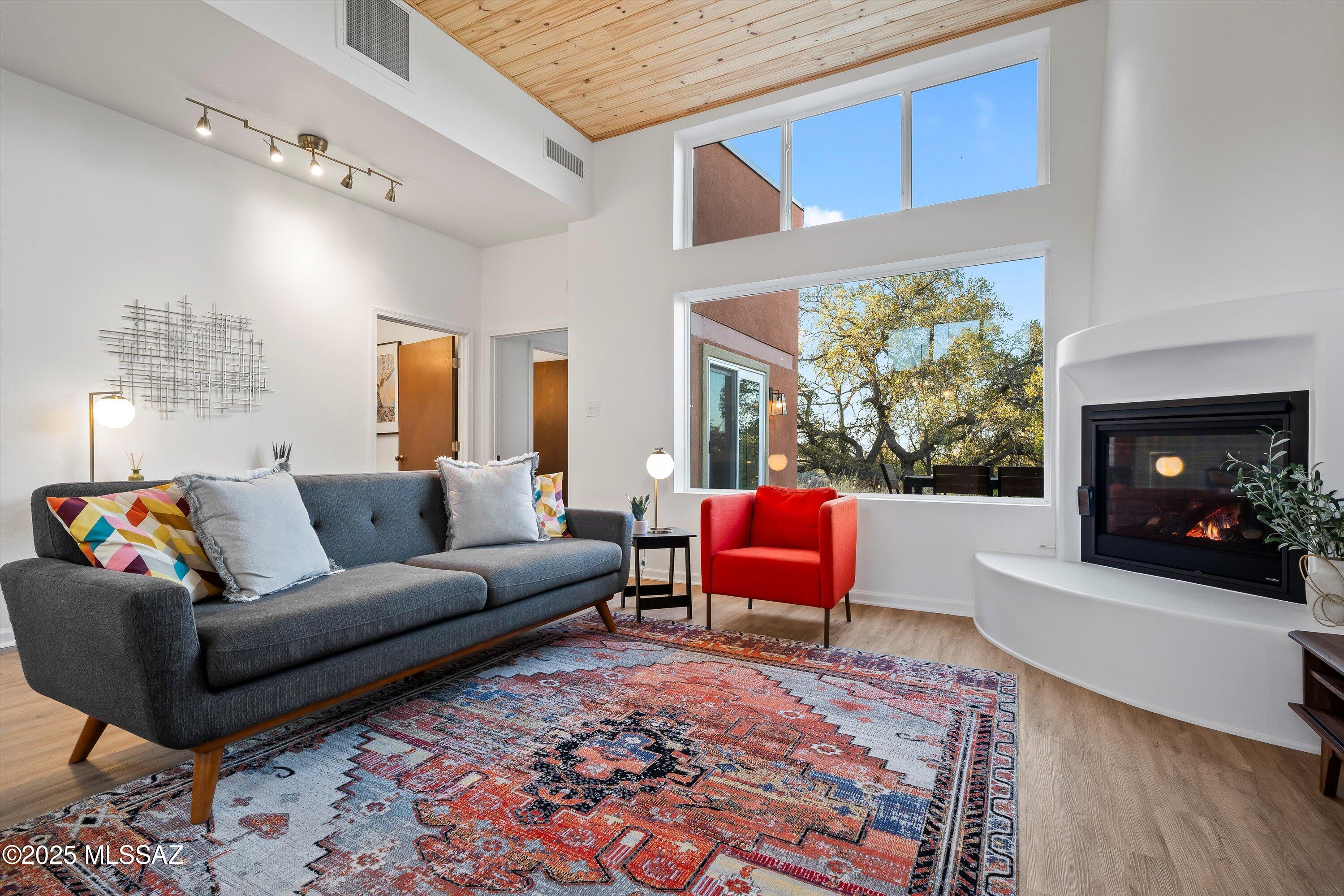 275 W Rochette Road NW