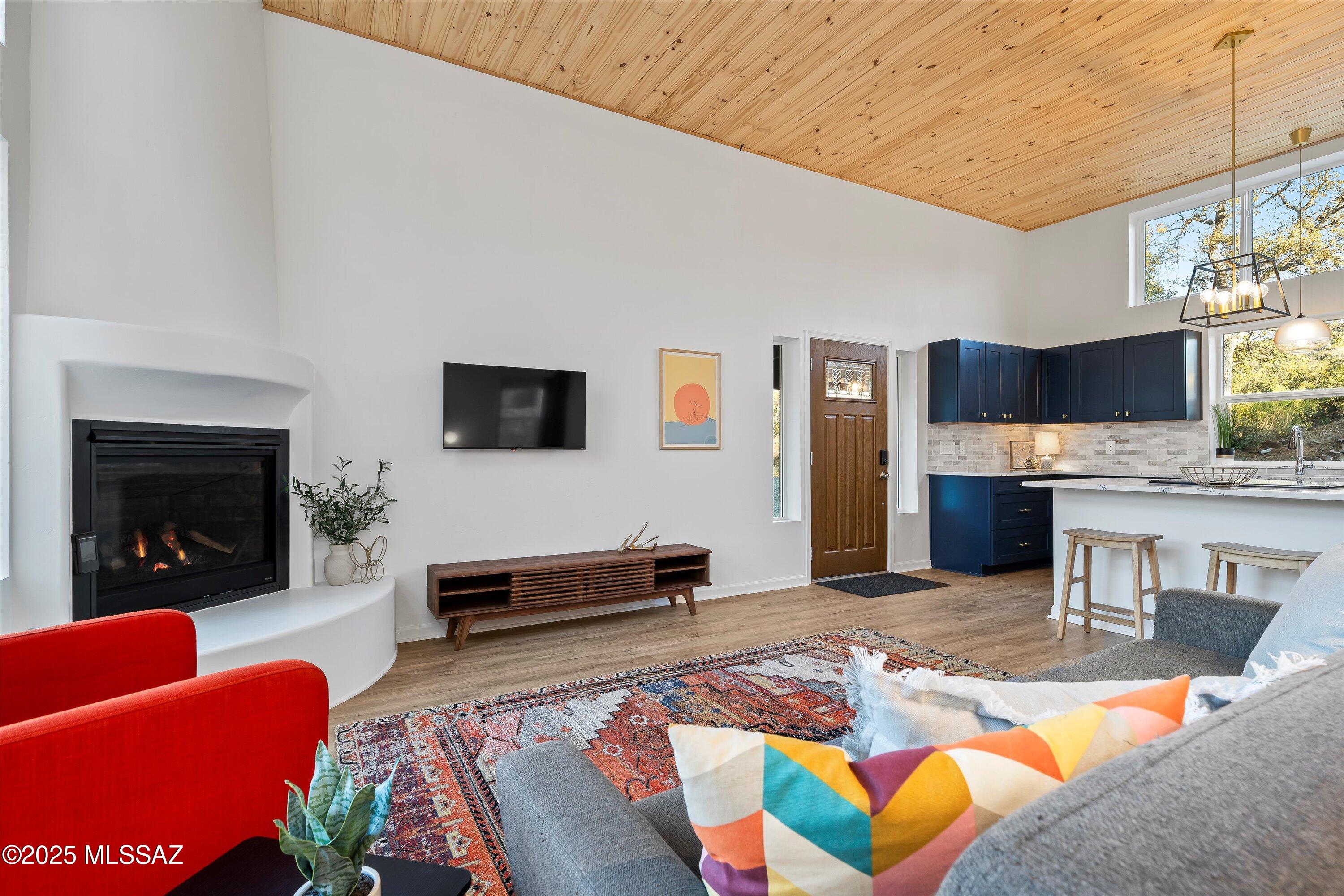 275 W Rochette Road NW