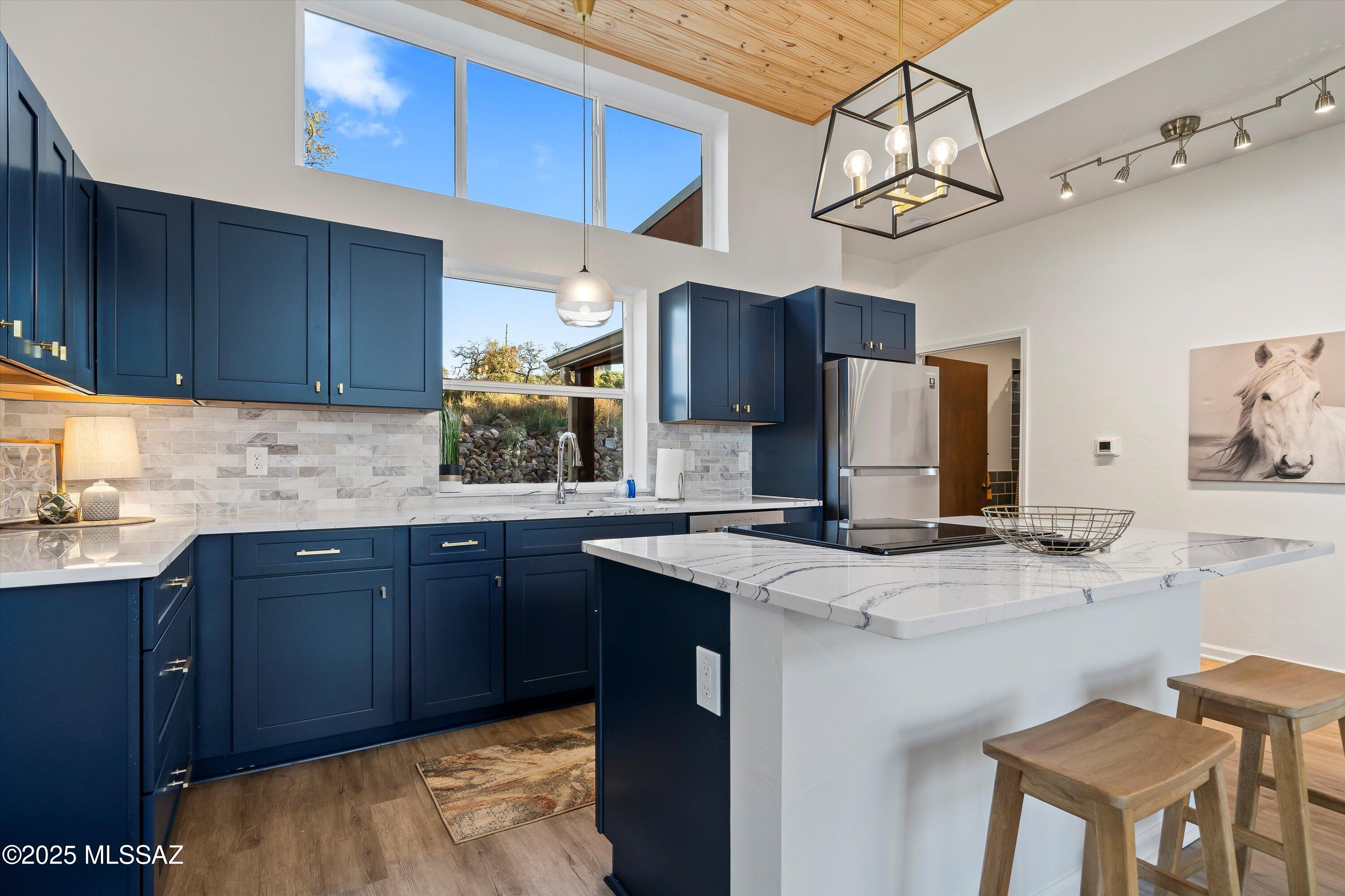 275 W Rochette Road NW