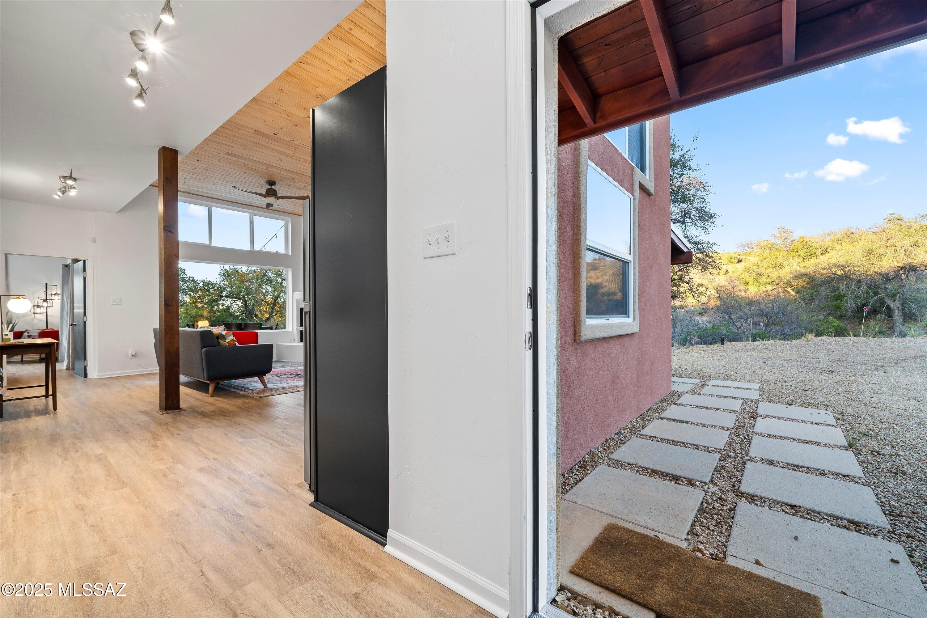 275 W Rochette Road NW