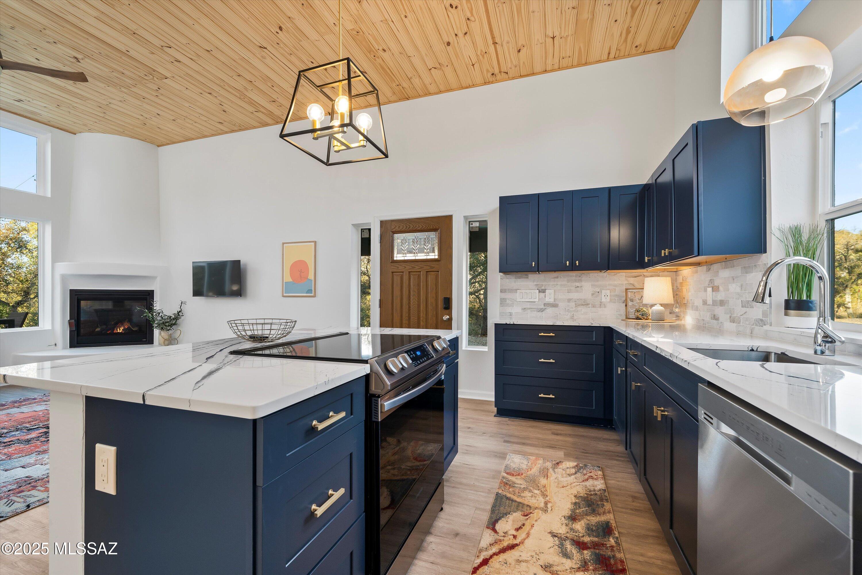 275 W Rochette Road NW