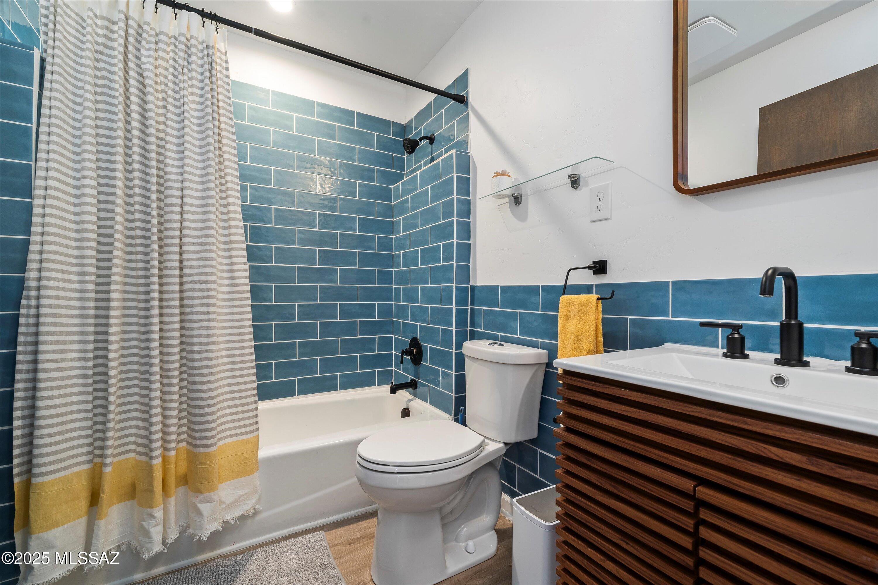 275 W Rochette Road NW