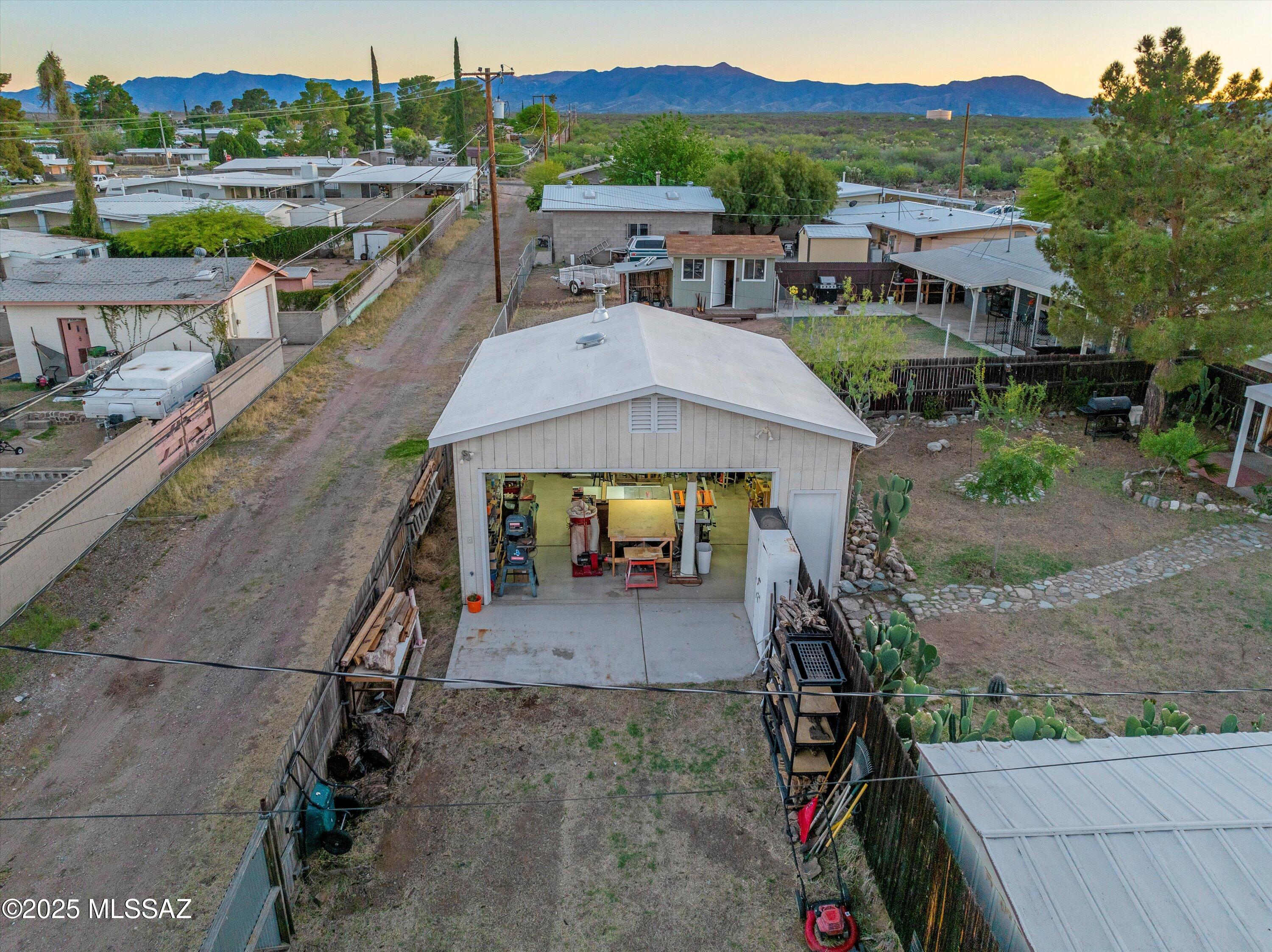 925 W 4th Avenue