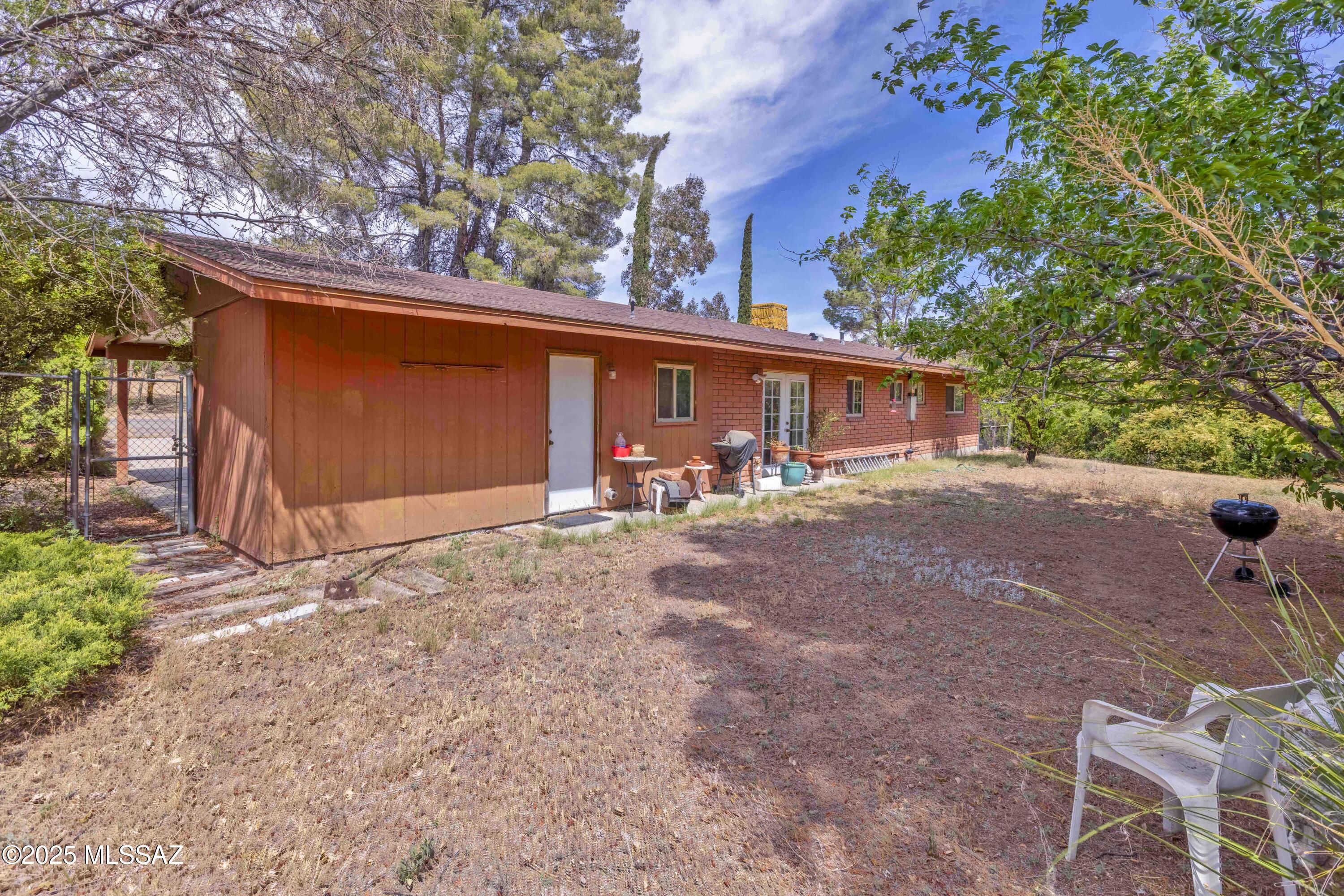 575 N Robles Road