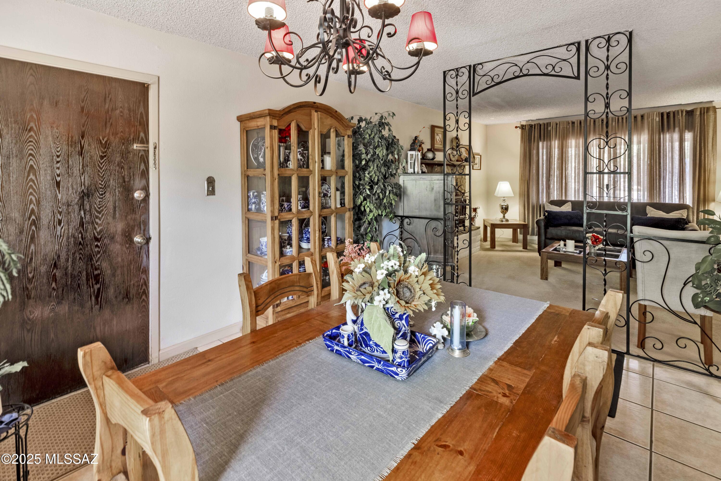 575 N Robles Road