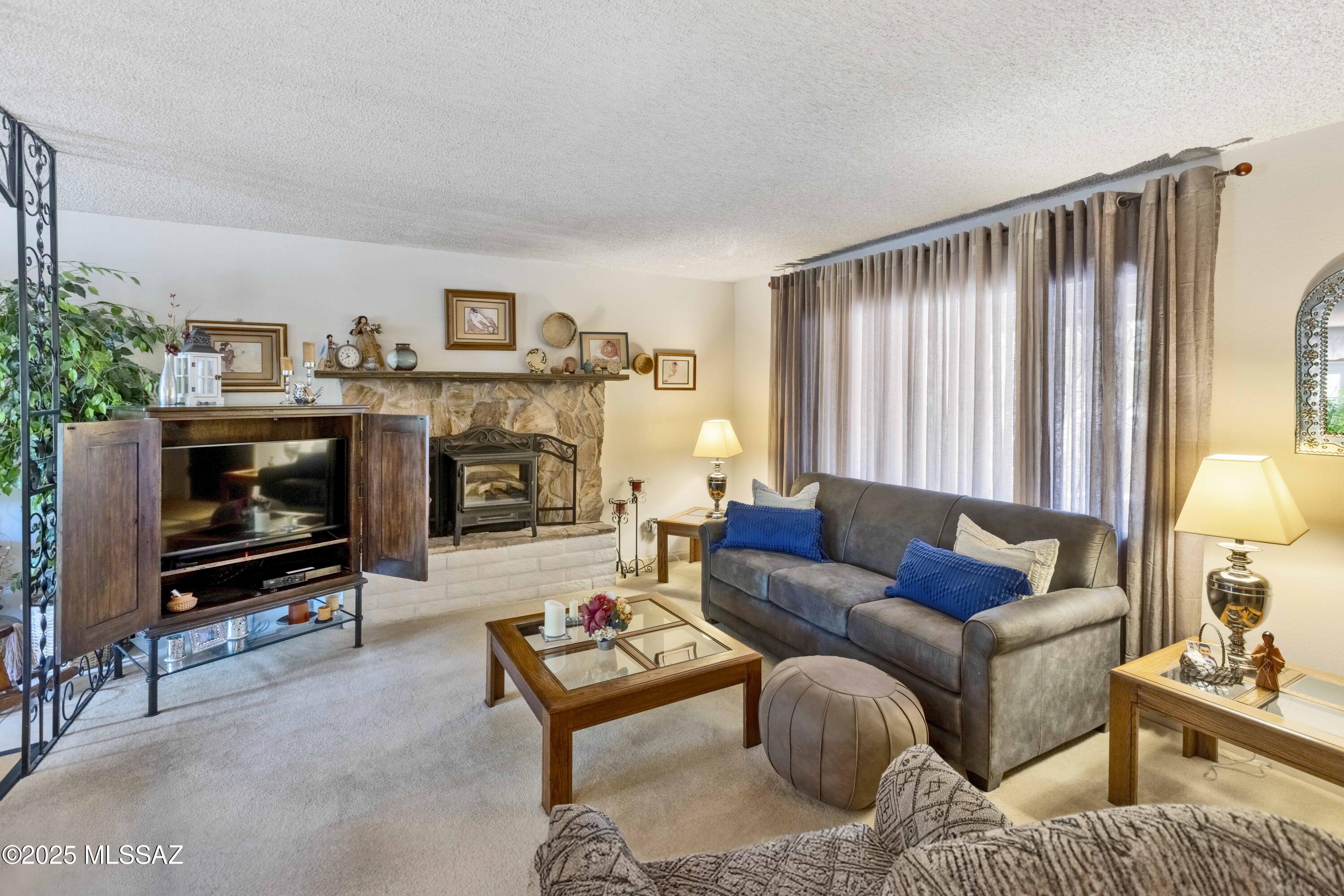 575 N Robles Road