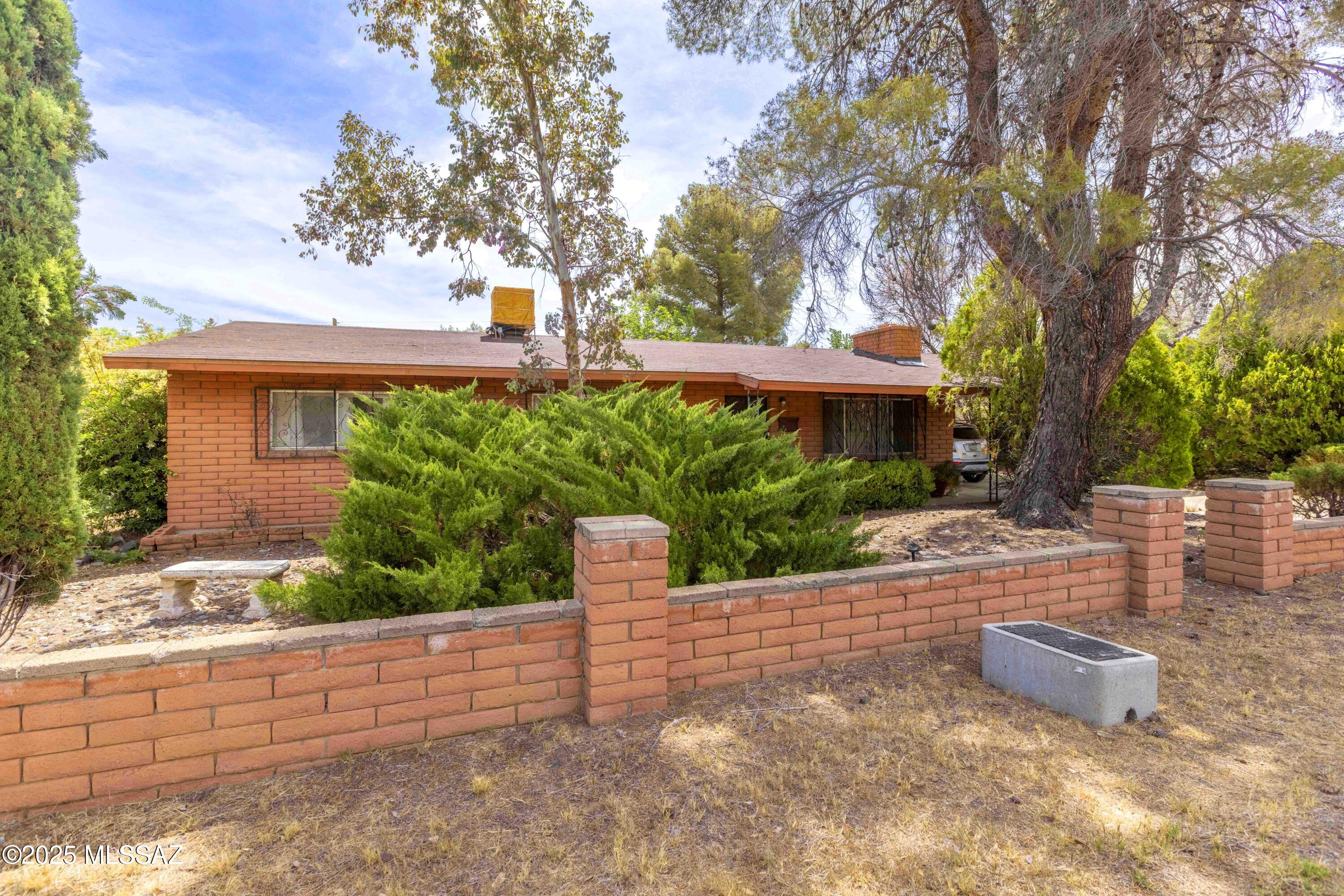 575 N Robles Road