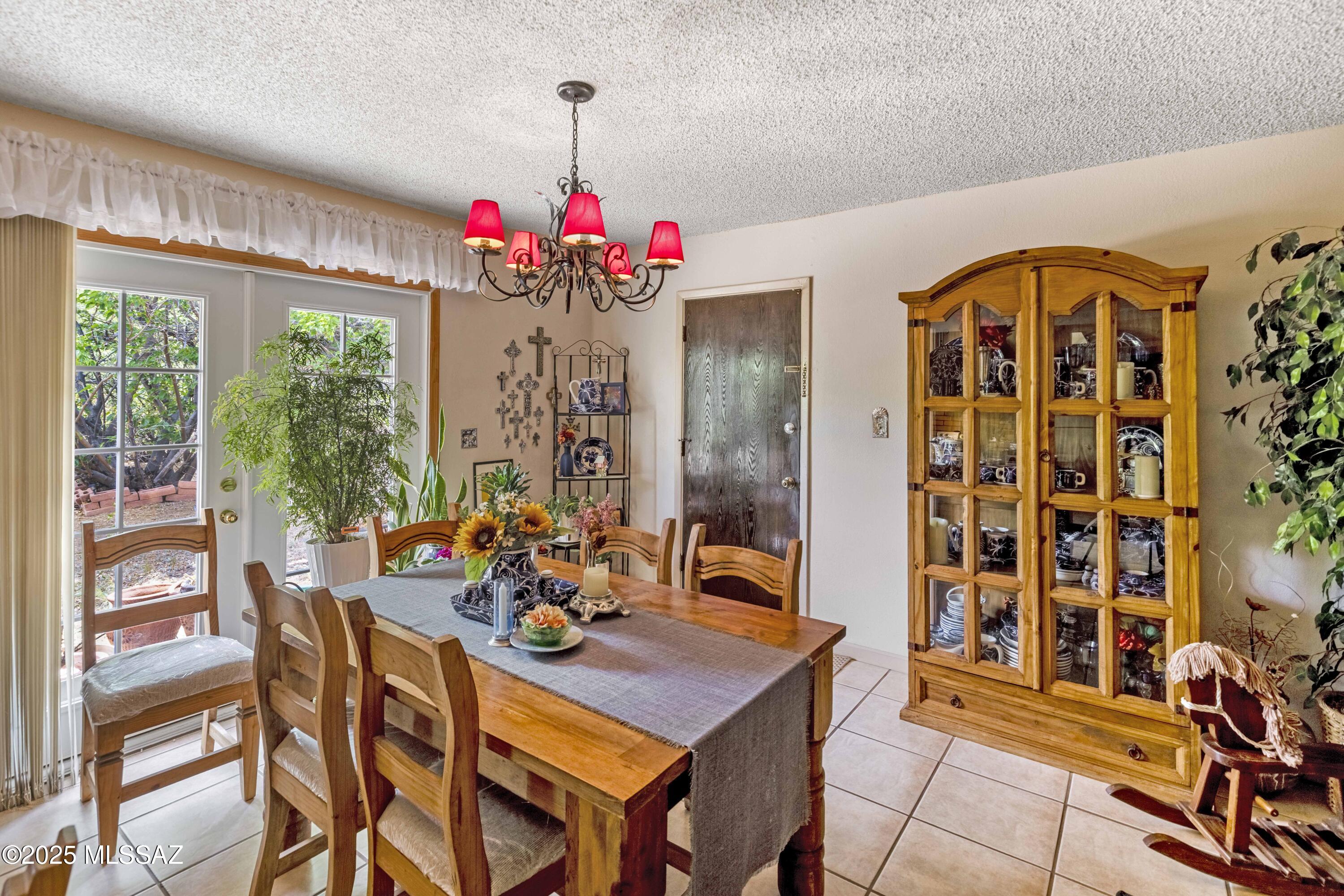 575 N Robles Road