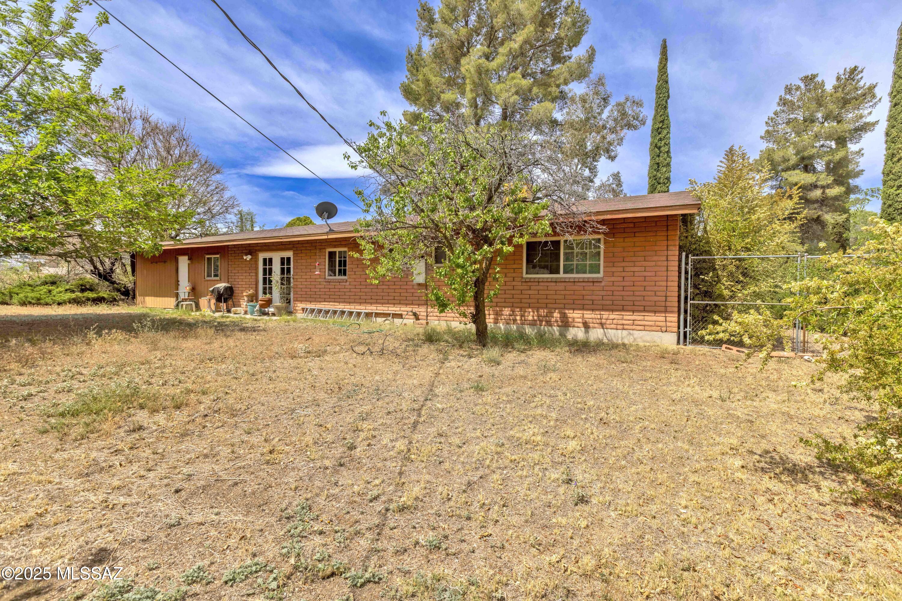 575 N Robles Road