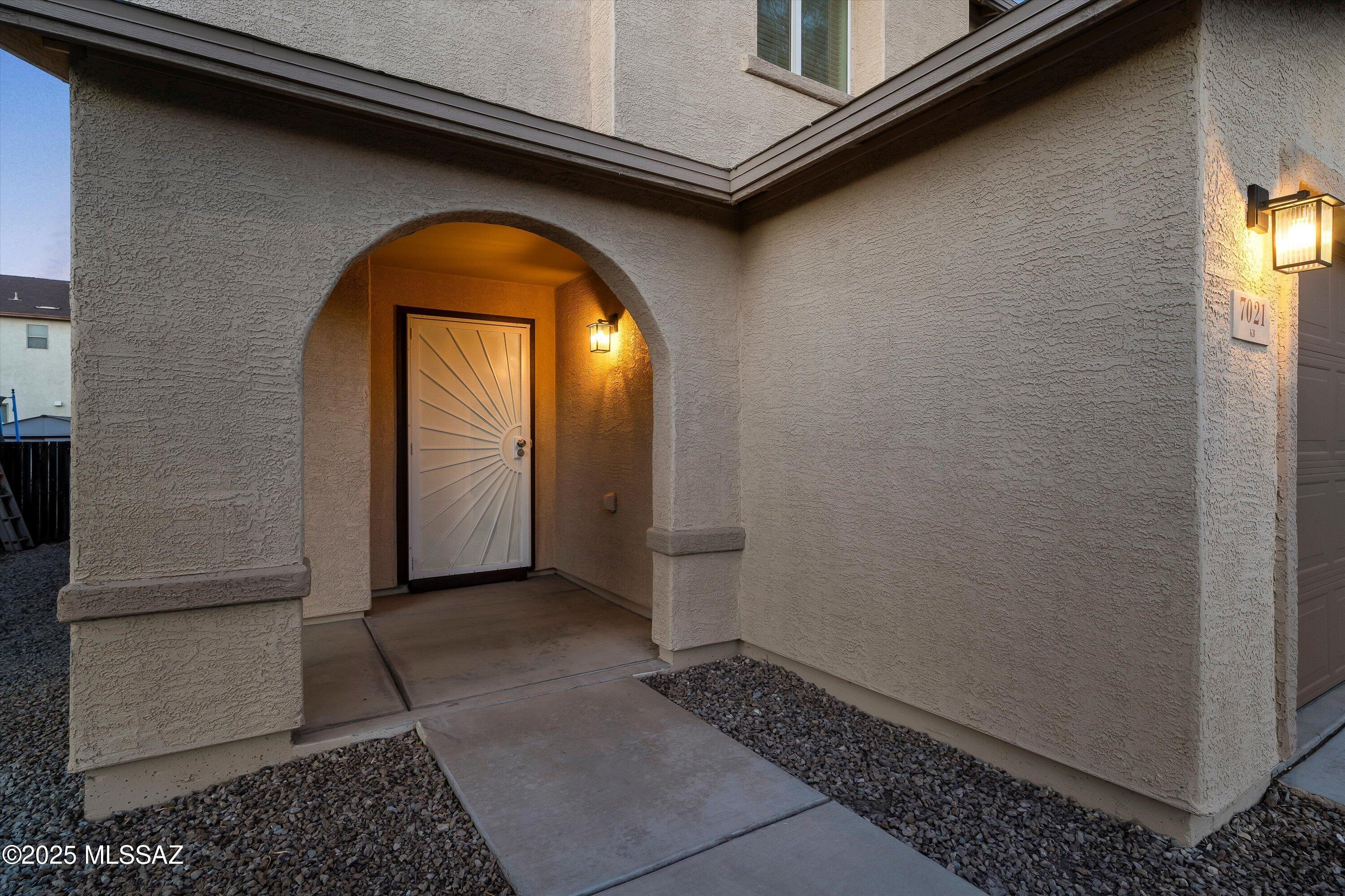 7021 S Red Maids Drive