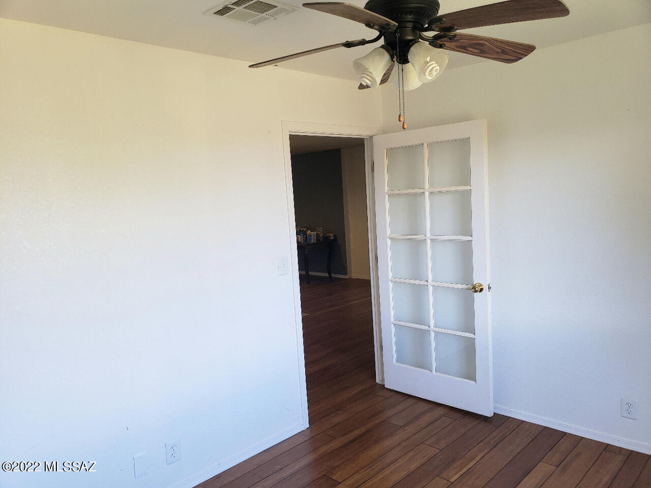 360 E Nuestro Street